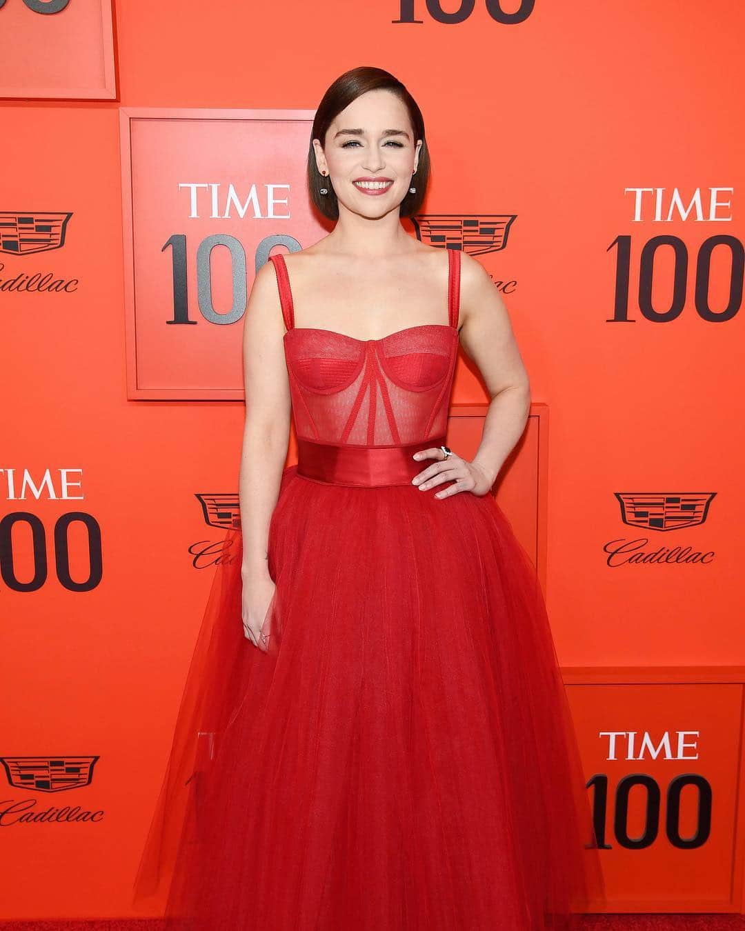 E! Onlineさんのインスタグラム写真 - (E! OnlineInstagram)「Nothing but respect for OUR mother of dragons. (📷: Getty Images)」4月24日 10時23分 - enews