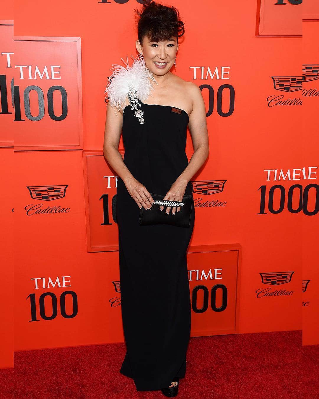 Just Jaredさんのインスタグラム写真 - (Just JaredInstagram)「@iamsandraohinsta shows her style while being honored at the @time 100 Gala! #SandraOh Photos: Getty」4月24日 10時27分 - justjared