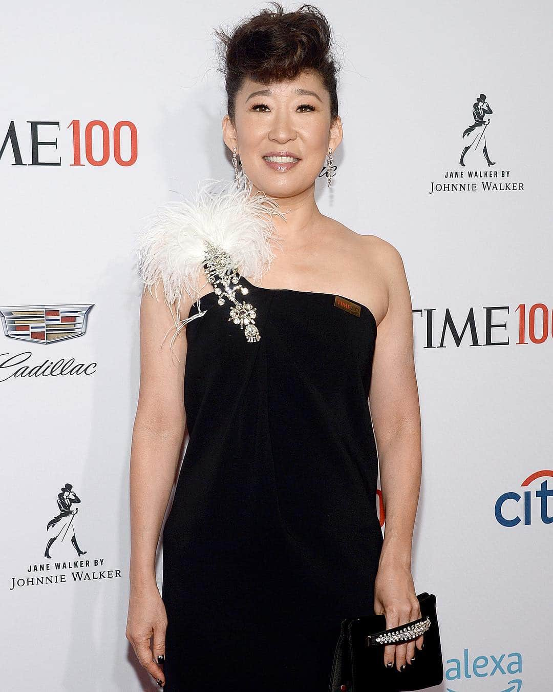 Just Jaredさんのインスタグラム写真 - (Just JaredInstagram)「@iamsandraohinsta shows her style while being honored at the @time 100 Gala! #SandraOh Photos: Getty」4月24日 10時27分 - justjared