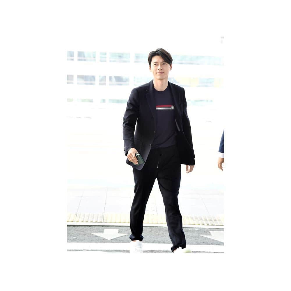 ヒョンビンさんのインスタグラム写真 - (ヒョンビンInstagram)「Hyun Bin arrival at Incheon International Airport, departure to Taipei for “LOG INTO THE SPACE” fan meeting. (April 19, 2019) —— #hyunbin #현빈 #ヒョンビン #玄彬」4月24日 10時31分 - withhyunbin