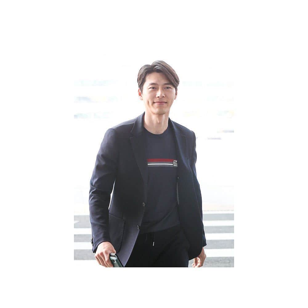 ヒョンビンさんのインスタグラム写真 - (ヒョンビンInstagram)「Hyun Bin arrival at Incheon International Airport, departure to Taipei for “LOG INTO THE SPACE” fan meeting. (April 19, 2019) —— #hyunbin #현빈 #ヒョンビン #玄彬」4月24日 10時31分 - withhyunbin