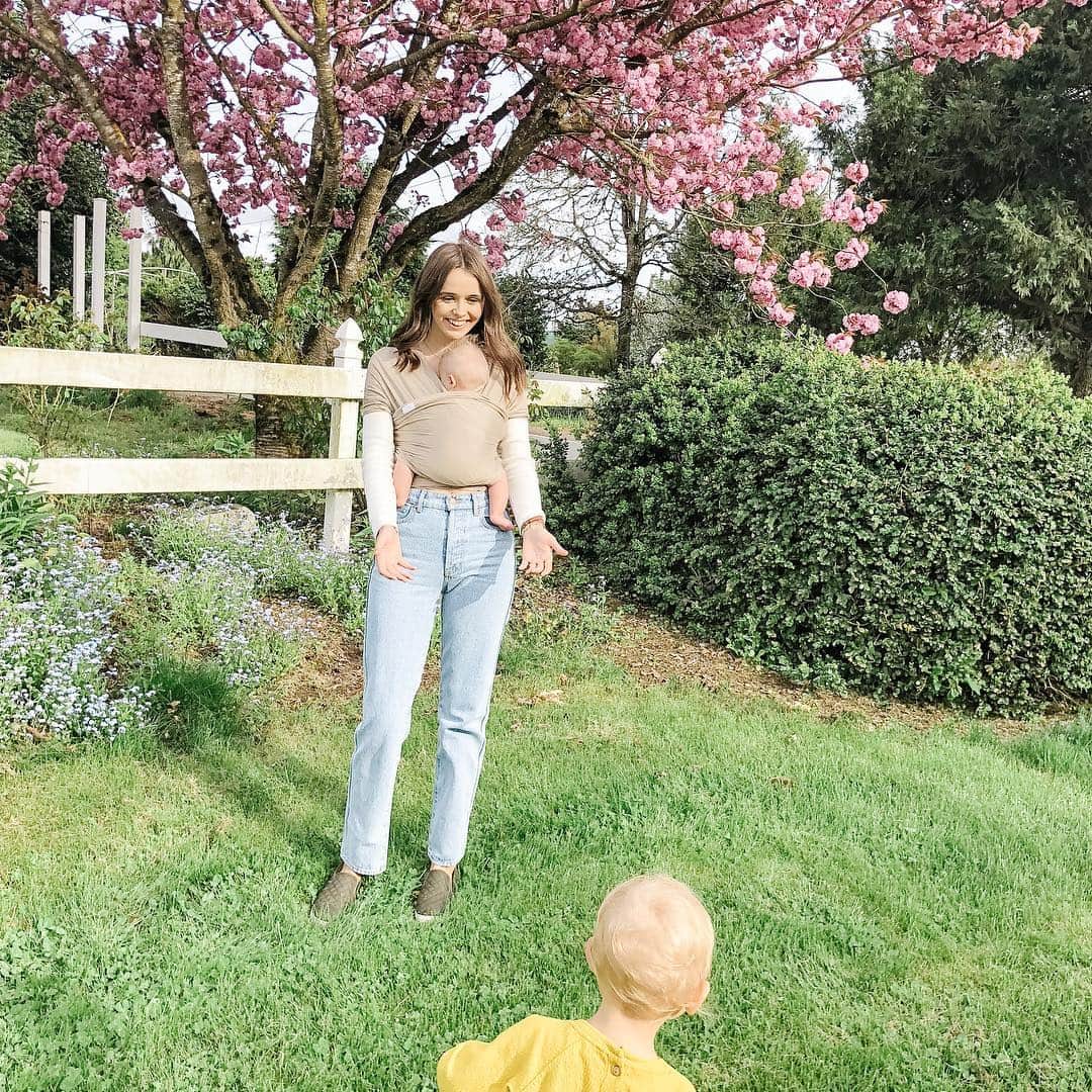 Acacia Brinleyさんのインスタグラム写真 - (Acacia BrinleyInstagram)「68 degrees and sunny. I’m all about this... I LOVE spring.」4月24日 10時47分 - acaciakersey