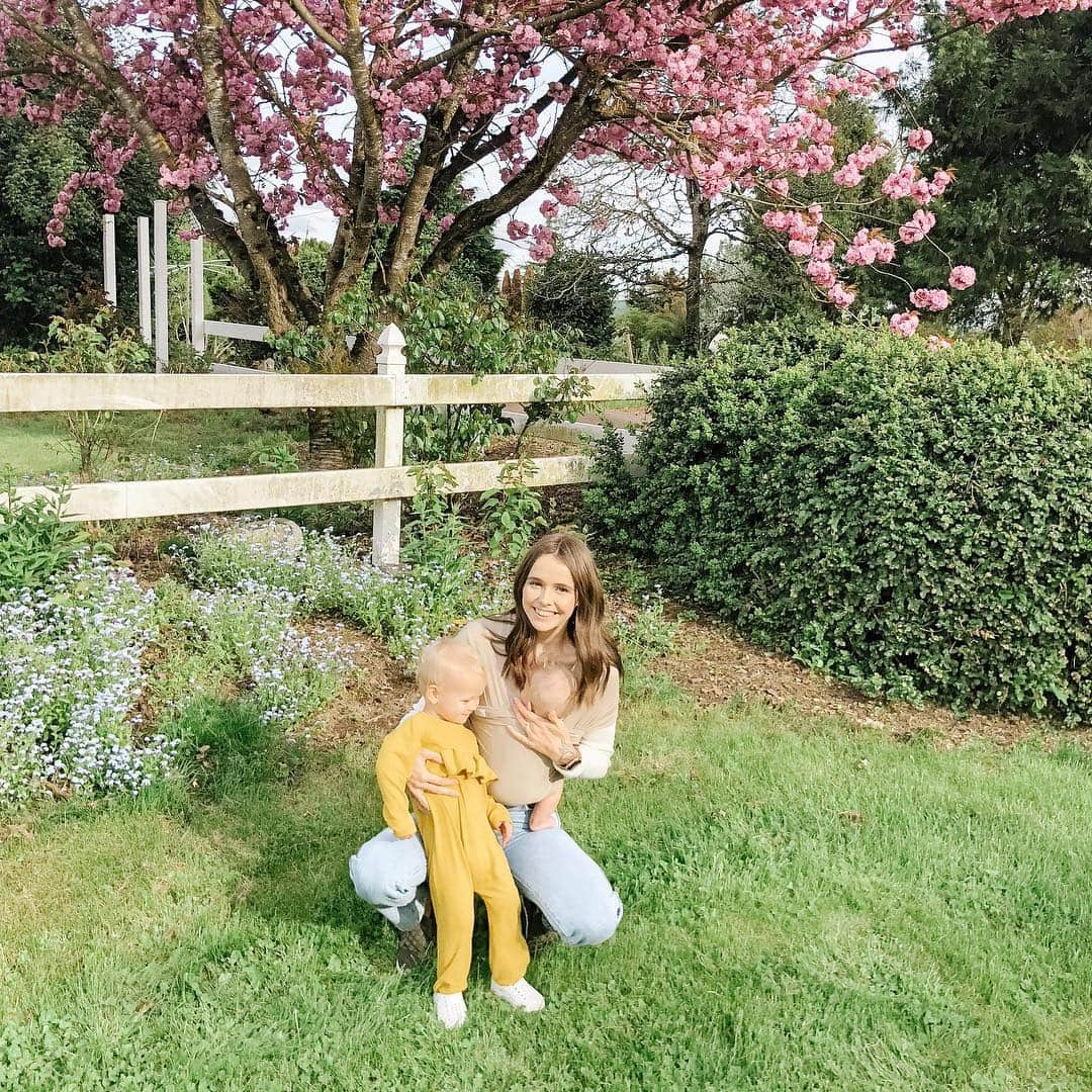 Acacia Brinleyさんのインスタグラム写真 - (Acacia BrinleyInstagram)「68 degrees and sunny. I’m all about this... I LOVE spring.」4月24日 10時47分 - acaciakersey