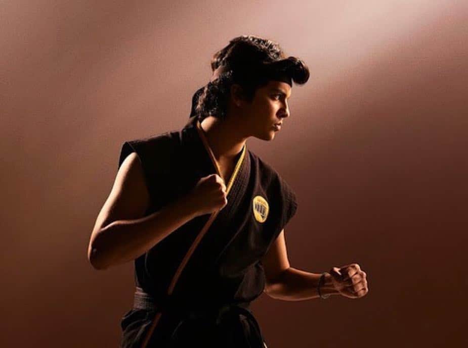 ペイトン・リストのインスタグラム：「Cobra Kai Season 2 drops tonight at 9 PM PST / Midnight EST 👊🏼 @cobrakaiseries」
