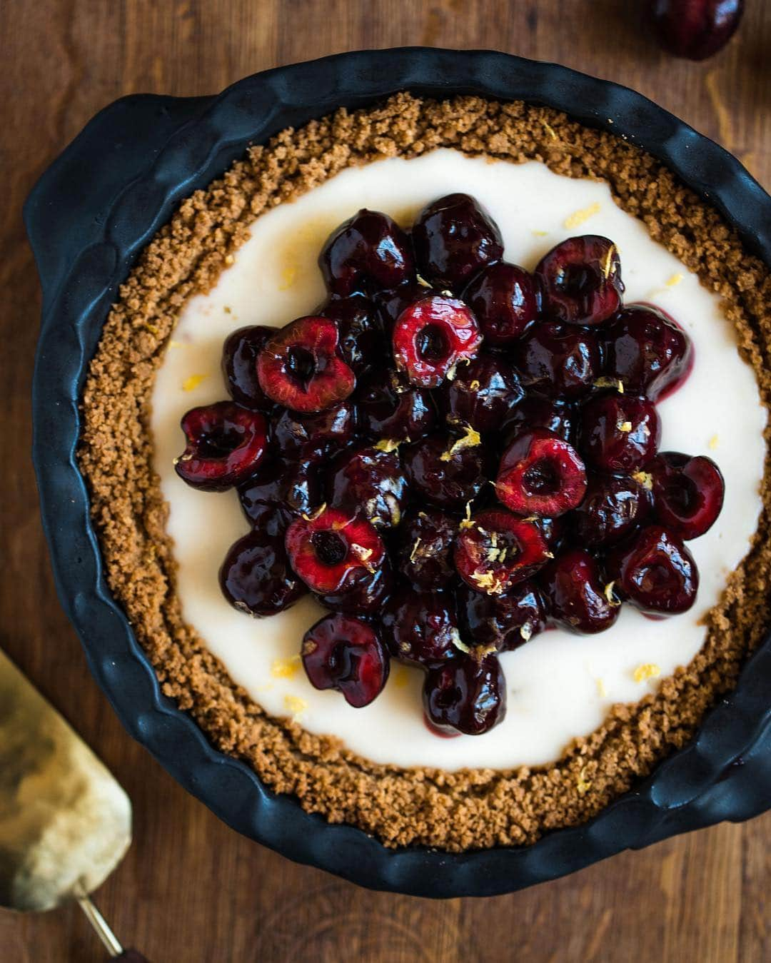 ティファニー・ティーセンさんのインスタグラム写真 - (ティファニー・ティーセンInstagram)「Creamy, tangy and perfectly sweet - this Cherry Cheesecake recipe will give you a #TastyTuesday indeed. #HappyNationalCherryCheesecakeDay #PullUpAChair 🍴Recipe on the blog soon!」4月24日 11時09分 - tiffanithiessen