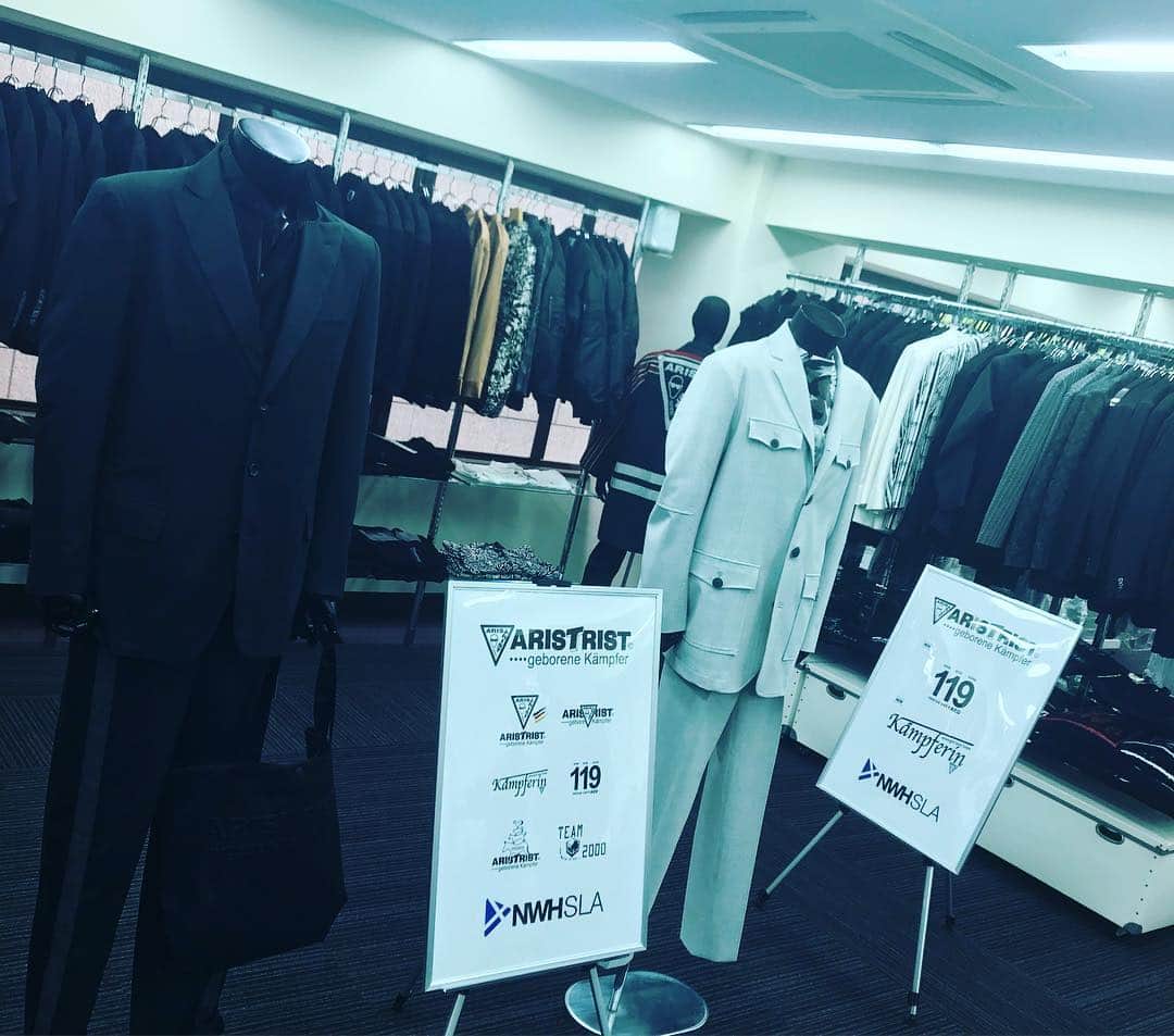 橋本大地さんのインスタグラム写真 - (橋本大地Instagram)「移転して始めてアリストトリストに行って来ました❗️今日本当はお休みやったらしくて蝶野さんたまたま取材できとったらしいですw #アリストトリスト  予約制になったらしいですね」4月24日 22時38分 - risingddt_daichi