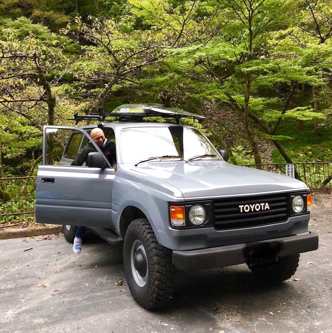 矢澤一輝さんのインスタグラム写真 - (矢澤一輝Instagram)「車もファッション #ランクル #ランクル80 #ランクル60 #フェイス #ハイエース #愛車 #カヌー #スラローム #カヌーのお兄さん #アスリート #スポーツ #アウトドア #ラフティング #カヤック #キャンプ #バーベキュー #車中泊 #サップ #sup #フレックスドリーム #flexdream #linex #arb #テント #タープ #すべ肌 体は #ロクシタン 頭は #ユースキン #眉毛 は #細眉 派」4月24日 21時07分 - kazukiyazawa