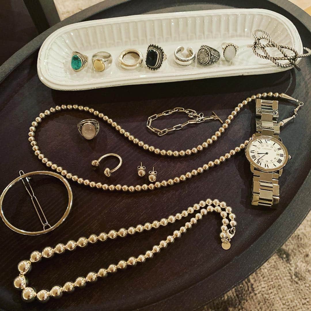 ヨンアさんのインスタグラム写真 - (ヨンアInstagram)「最近は また シルバーハマってます🦋 #silver#Jewelry#Earring #Necklace #Bracelet #Accessory#love」4月24日 21時09分 - youn1029