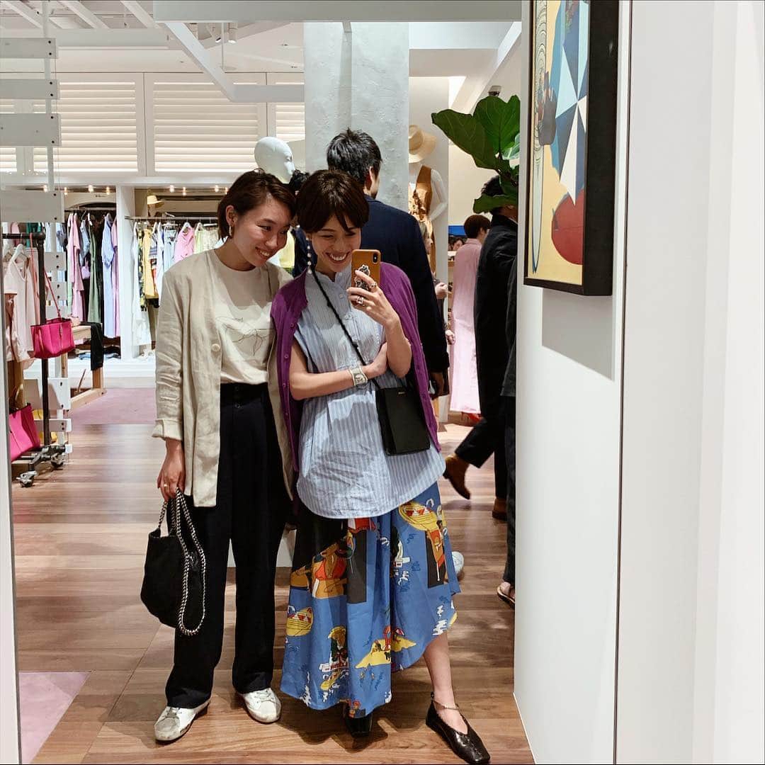 正中雅子さんのインスタグラム写真 - (正中雅子Instagram)「@ronhermanstore  kobe⚓︎reception party🥂 * 弾丸韓国の出張から帰ってきてそのままスタッフの @maaaaachan0101 と ロンハーマン神戸店のリニューアルオープンへ行ってきました！ * 広くなった店内に二階にはカフェが🍰☕️ * セレクトが大好きで素敵なお店🕊クローズしてた時は寂しかった😂 * また明日からオープンみたいです🌿 * #ronherman #ロンハーマン #kobe」4月24日 21時14分 - masacoshonaka