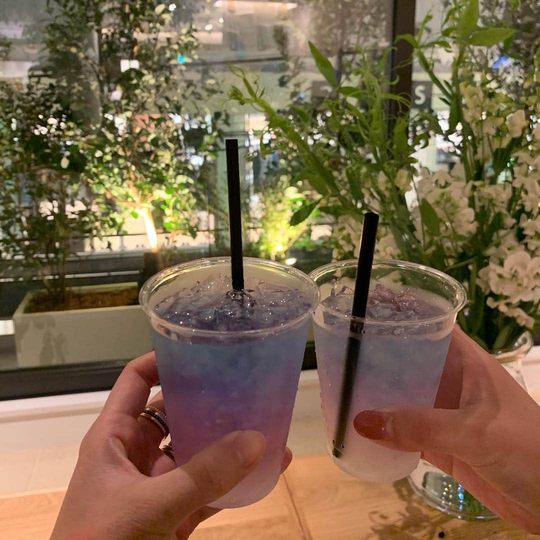 正中雅子さんのインスタグラム写真 - (正中雅子Instagram)「@ronhermanstore  kobe⚓︎reception party🥂 * 弾丸韓国の出張から帰ってきてそのままスタッフの @maaaaachan0101 と ロンハーマン神戸店のリニューアルオープンへ行ってきました！ * 広くなった店内に二階にはカフェが🍰☕️ * セレクトが大好きで素敵なお店🕊クローズしてた時は寂しかった😂 * また明日からオープンみたいです🌿 * #ronherman #ロンハーマン #kobe」4月24日 21時14分 - masacoshonaka
