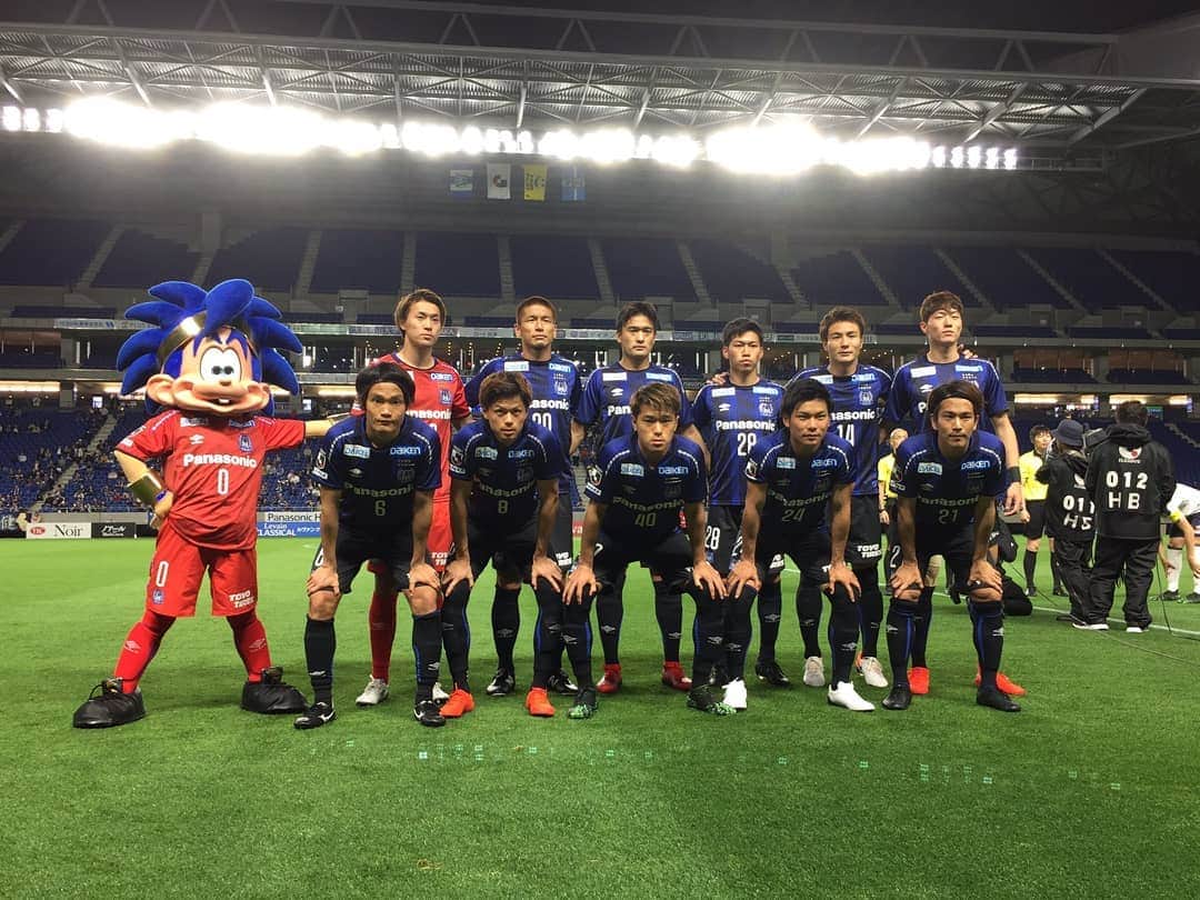 青山直晃さんのインスタグラム写真 - (青山直晃Instagram)「[Match Day] 💪 #TeamAo . 📷 Credit to Gamba Osaka (twitter) . #青山直晃 #AoyamaNaoaki #NaoakiAoyama #NA30#AO30 #อาโอยามะ #นาโออากิ #นาโออากิอาโอยามะ . #ガンバ大阪 #GAMBAOSAKA #Jリーグ #JLeague」4月24日 21時41分 - naoakiaoyama_fc