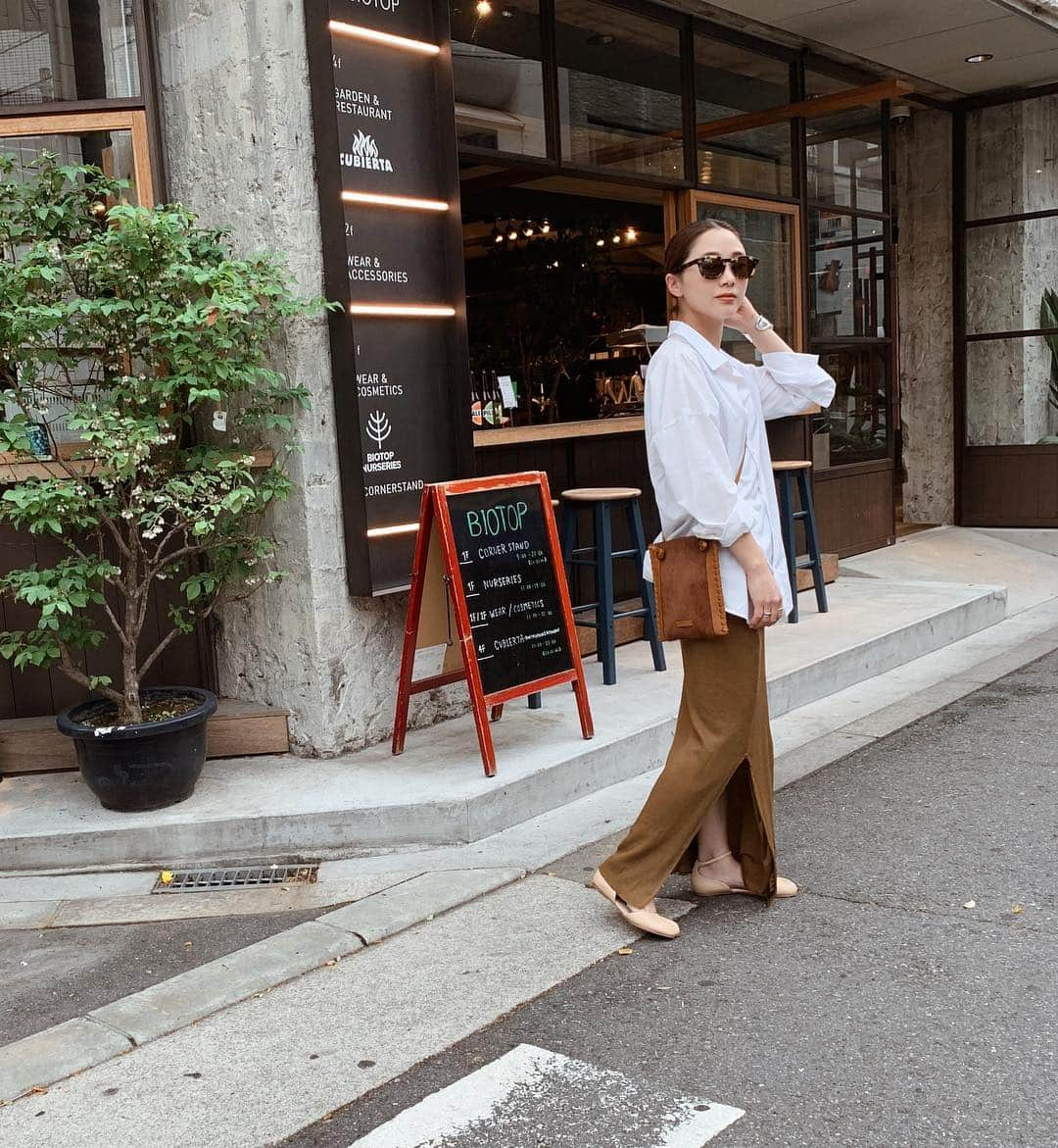 伊地知朋子さんのインスタグラム写真 - (伊地知朋子Instagram)「🧡 旦那さんのお買い物に お共してきました👫 狙っていた👓が見つかった ようで何より♡ ____ #shoppingday #ootd #urbanbobby  #vanves_bag」4月24日 21時40分 - tomoko_urbanbobby