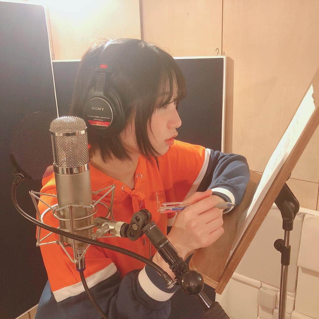 上野優華さんのインスタグラム写真 - (上野優華Instagram)「とあるレコーディングでした🤭 リハーサルからのレコーディングで歌いっぱなしです。 このワンピース楽すぎるから毎日着たい。  #レコーディング #Rec #スタジオ  #リハーサル #音楽 #歌 #ワンピース #楽ちんコーデ #ショートカット女子 #jouetie #カンゴール」4月24日 21時40分 - yuukaueno0205
