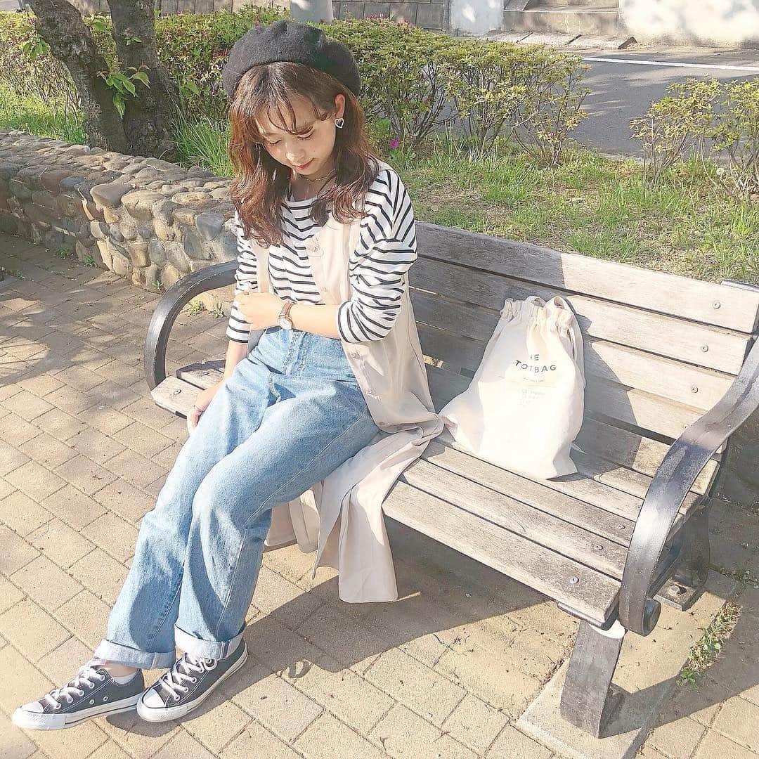 haruさんのインスタグラム写真 - (haruInstagram)「ㅤㅤㅤㅤㅤㅤㅤㅤㅤㅤㅤㅤㅤ ㅤㅤㅤㅤㅤㅤㅤㅤㅤㅤㅤㅤㅤ ㅤㅤㅤㅤㅤㅤㅤㅤㅤㅤㅤㅤㅤ #ootd ㅤㅤㅤㅤㅤㅤㅤㅤㅤㅤㅤㅤㅤ 最近新しいお洋服にチャレンジしたくて 初挑戦のジレコーデ😊✨( 笑 ) ㅤㅤㅤㅤㅤㅤㅤㅤㅤㅤㅤㅤㅤ 系統バラバラですみません🙇‍♀️💦 ㅤㅤㅤㅤㅤㅤㅤㅤㅤㅤㅤㅤㅤ ワンピースにもなるし 付属のリボンつけても可愛いし 3wayで着られるのが嬉しい( ˊᵕˋ )💕 ㅤㅤㅤㅤㅤㅤㅤㅤㅤㅤㅤㅤㅤ お洋服の詳細はWEAR見て頂ける嬉しいです🌸 ㅤㅤㅤㅤㅤㅤㅤㅤㅤㅤㅤㅤㅤ ❤︎ tops : #coca ❤︎ pants : #pageboy ❤︎ one-piece : #urs ❤︎ bag : #fuente ㅤㅤㅤㅤㅤㅤㅤㅤㅤㅤㅤㅤㅤ 前髪の巻き動画、明日投稿しますね🙇‍♀️💓 ㅤㅤㅤㅤㅤㅤㅤㅤㅤㅤㅤㅤㅤ #ジレコーデ#3way#ワンピース#3wayワンピース#ボーダー @urs_official #ベレー帽 #harucd ㅤㅤㅤㅤㅤㅤㅤㅤㅤㅤㅤㅤㅤ」4月24日 21時50分 - __haru3