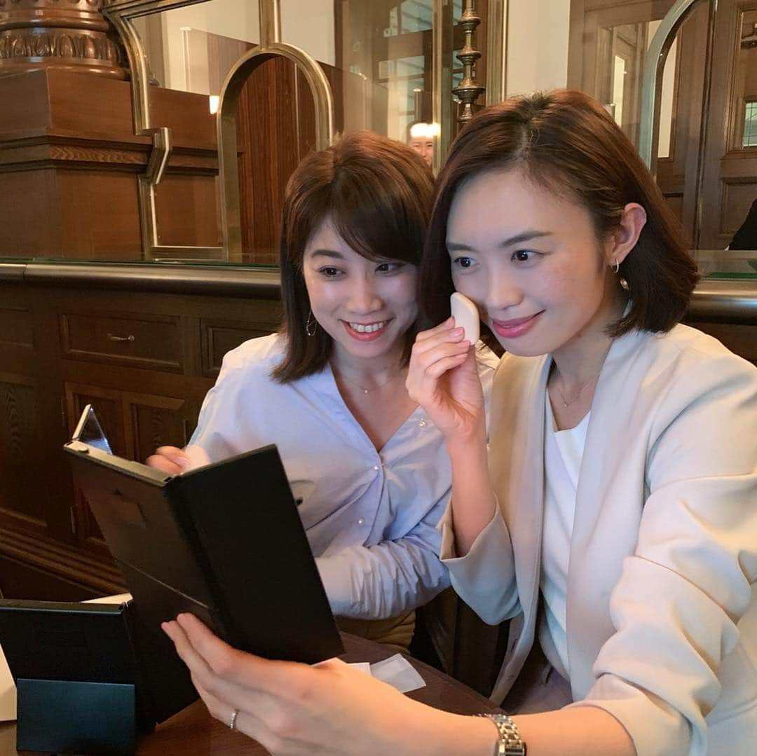 篠原菜月さんのインスタグラム写真 - (篠原菜月Instagram)「三菱一号館美術館のcafe1894で開催された、「ESPRIQUE×三菱一号館美術館×OggiのBeauty Art  Night 」へ✨﻿ ﻿ メイクアップアーティストのAYAさんによる「エスプリーク」のアイテムを使ったメイクレッスンを受けました！ベースメイクの大切さを改めて感じました♡ スポンジの持ち方、指の使い方を変えるだけで全然違ってくるとのこと✨﻿ エスプリークの下地にファンデーションを乗せるとさらっとしていて、テカらないしヨレないし良さそう❤️﻿ ﻿ 魔性のヴィーナスをイメージした期間限定の美しいデザートプレートもまみちゃんとおしゃべりしながら美味しくいただきました〜！﻿ ﻿ ﻿ @esprique_official  @oggi_mag  #KOSE#コーセー#エスプリーク#パーフェクトキープベース#絶品肌#ファンデーション#化粧下地#esprique#ベースメイク#春コスメ#春メイク#三菱一号館美術館#ラファエル前派の軌跡展 #cafe1894#デザート#oggi ﻿」4月24日 21時52分 - natsukishinohara