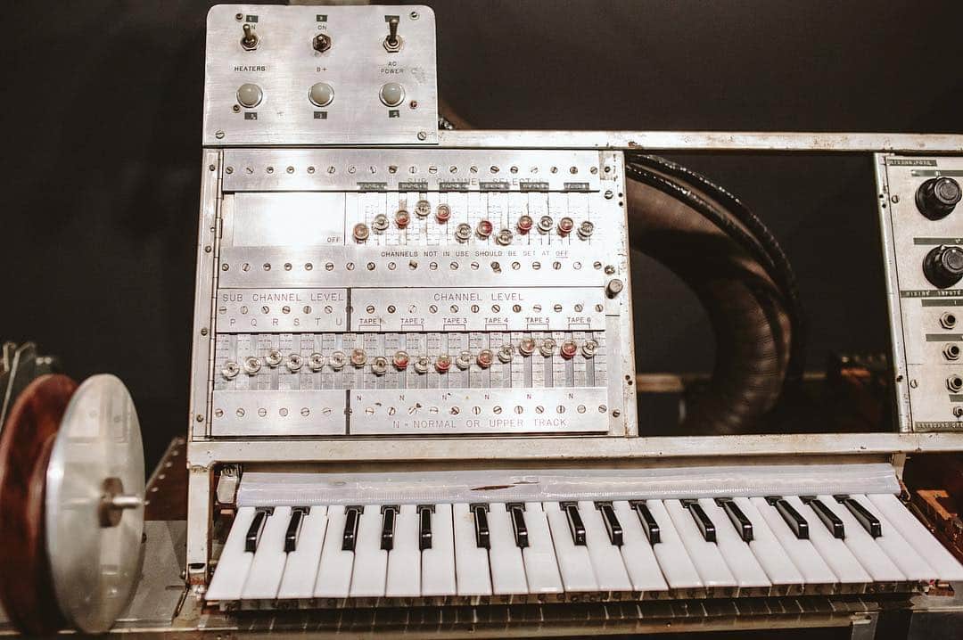Red Bull Music Academyのインスタグラム：「During his time at the National Research Council of Canada between 1955 and 1973, Hugh Le Caine built 22 new instruments, including this Special Purpose Tape Recorder. It could play 6 tapes simultaneously and at different speeds, combining the resulting sound into a single recording. — 📷 Mike Tan #taperecorder #hughlecaine #nmc #diy」