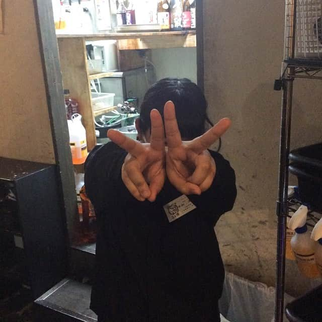 こま源 天王寺店さんのインスタグラム写真 - (こま源 天王寺店Instagram)「. . . 新人スタッフのれいなちゃんです😍 今日も仲良くみんなで出勤してます👏🏼 . . . #こま源#こま源天王寺店 #浜焼き#天王寺居酒屋#居酒屋#天王寺ディナー」4月24日 22時00分 - komagen_tennouji