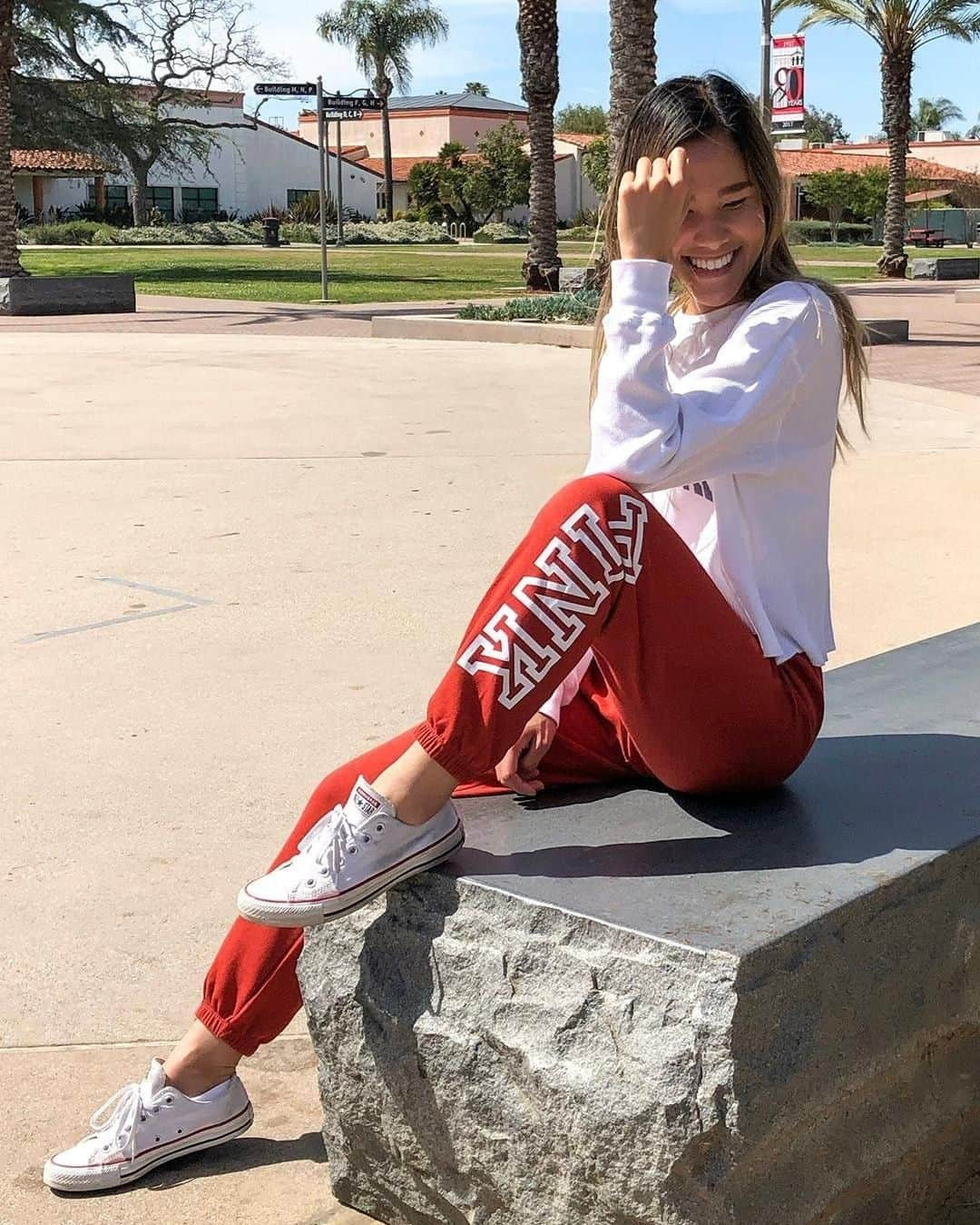 Victoria's Secret PINKさんのインスタグラム写真 - (Victoria's Secret PINKInstagram)「All smiles when we wear PINK! 😃 #PINKOOTD」4月24日 22時01分 - vspink