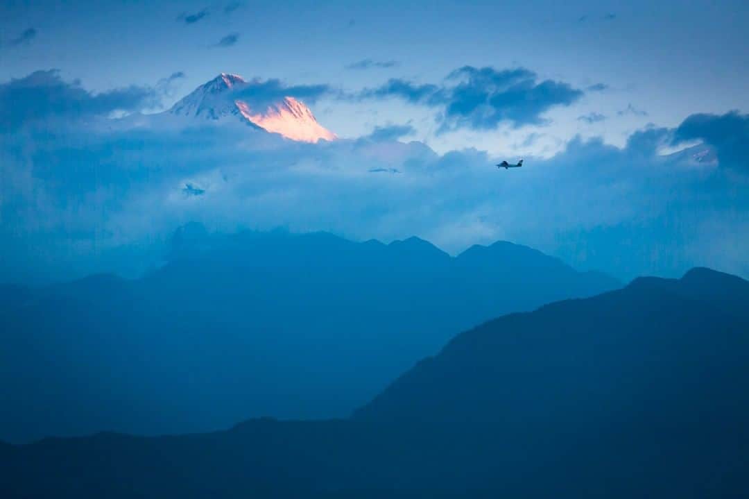 National Geographic Travelさんのインスタグラム写真 - (National Geographic TravelInstagram)「Photo by @emilypolar | A little twin turboprop engine plane chugging through the morning skies of the southern Annapurna range in Nepal. To see more of Nepal and beyond follow me @emilypolar #Nepal #Annapurna」4月24日 22時02分 - natgeotravel