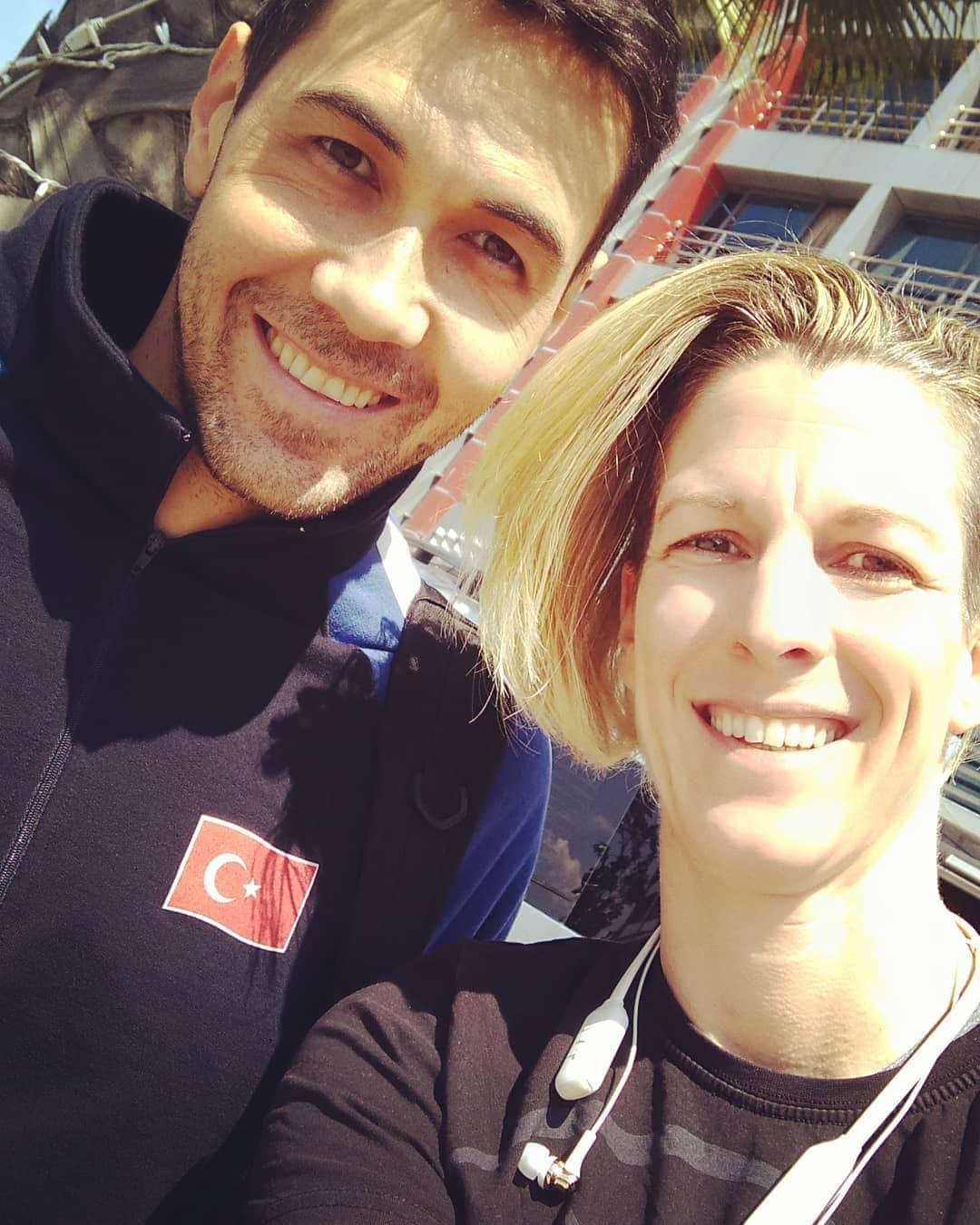 のインスタグラム：「With a legend Joao Paolo Bravo. What a great feeling being able to make this photo. We made a long way since playing in Piacenza. #volleyball #Istanbul #sultanlarligi #efelerligi」