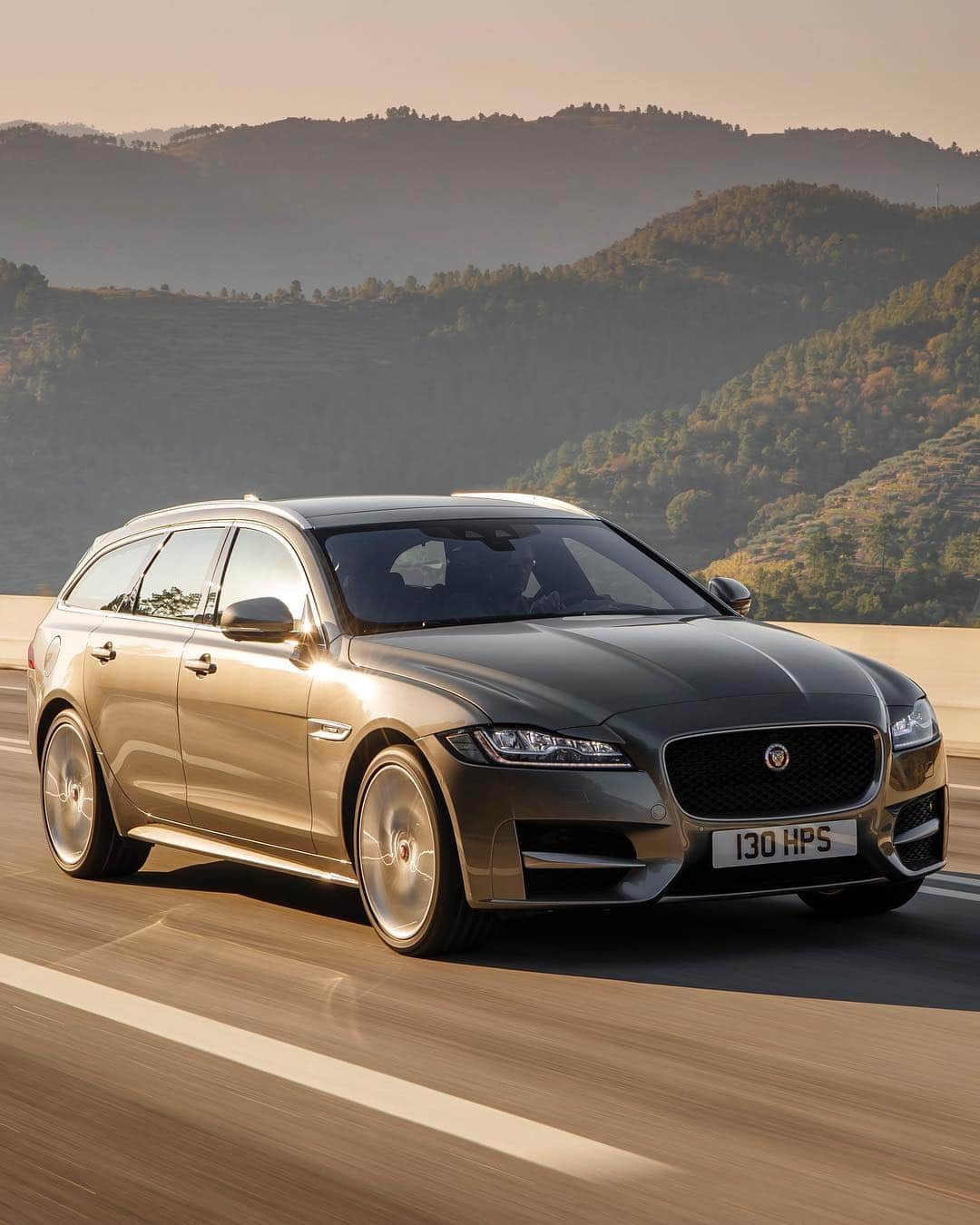 Jaguarさんのインスタグラム写真 - (JaguarInstagram)「Sporting #luxury. Breathtaking #style.  #Jaguar #XFSportbrake #Dynamic #Performance #Estate #AWD #CarsofInstagram #InstaCar」4月24日 22時24分 - jaguar