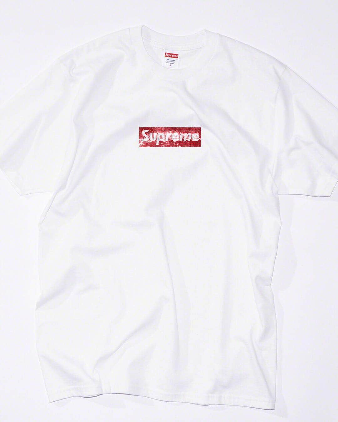 シュプリームさんのインスタグラム写真 - (シュプリームInstagram)「Supreme 25th Anniversary Swarovski® Box Logo」4月24日 22時31分 - supremenewyork