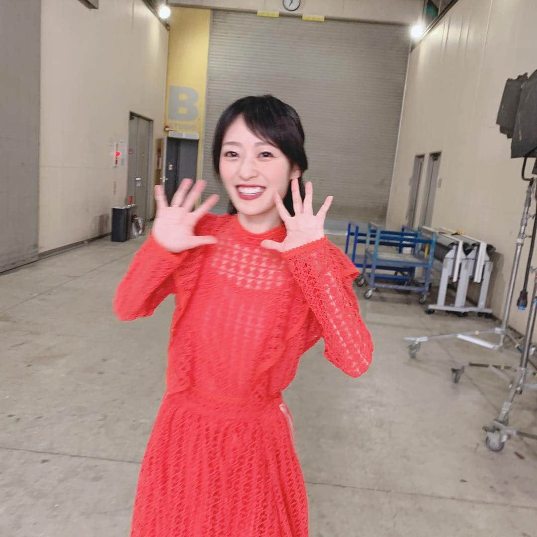 三秋里歩（小谷里歩）さんのインスタグラム写真 - (三秋里歩（小谷里歩）Instagram)「RED「やる気のない愛をThankyou」 MV公開されました😚👏❤️ . 前回の #泣かせてくれよ 個別売り上げランキングでの みなさんの応援のおかげで 今回の曲では、とても良い場所に立たせていただいています😢 いつも暖かい！熱い！応援を ほんとにほんとにありがとうございます🥺 . 私にとって大切な曲がまた増えました💝 . . 衣装は私の大好きな #SNIDEL さんのセットアップでした🥰 . . . #吉本坂46 #今夜はええやん #MV #RED #やる気のない愛をThankyou」4月24日 13時38分 - ripopo_824