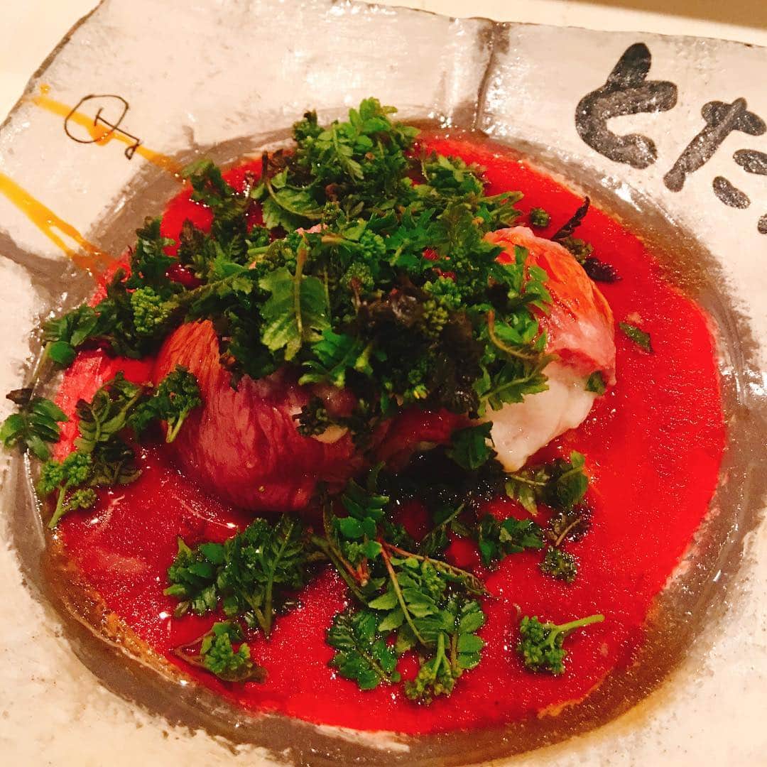 金巻ともこさんのインスタグラム写真 - (金巻ともこInstagram)「とだかだよー！！！とだかだー！満足。花山椒今年は高いんだってねえ。菜の花しんじょがおいしかった！ #立呑みとだか #とだか」4月24日 13時39分 - tomotomoco