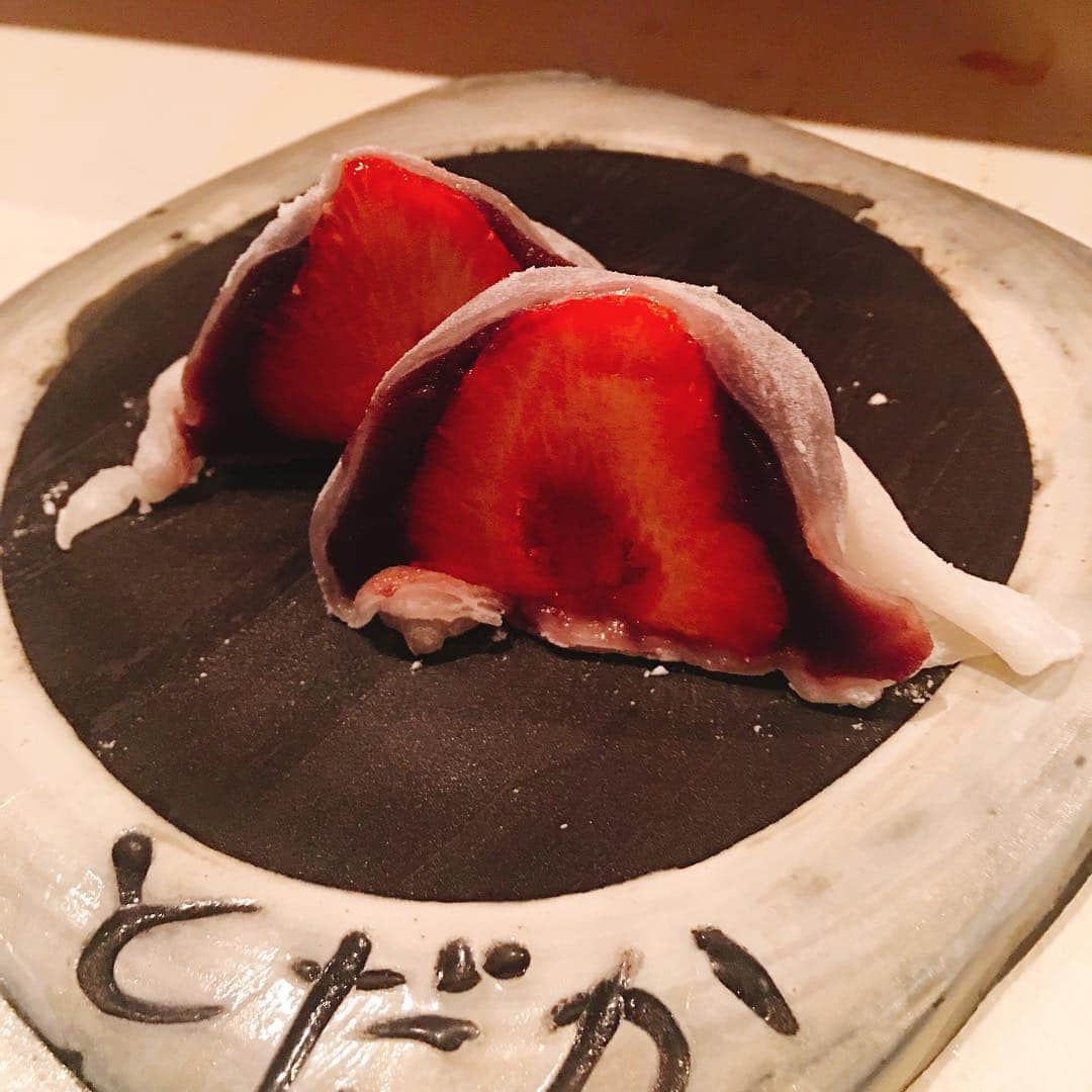 金巻ともこさんのインスタグラム写真 - (金巻ともこInstagram)「とだかだよー！！！とだかだー！満足。花山椒今年は高いんだってねえ。菜の花しんじょがおいしかった！ #立呑みとだか #とだか」4月24日 13時39分 - tomotomoco