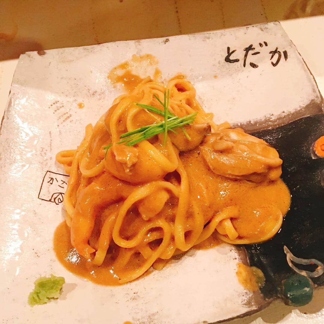 金巻ともこさんのインスタグラム写真 - (金巻ともこInstagram)「とだかだよー！！！とだかだー！満足。花山椒今年は高いんだってねえ。菜の花しんじょがおいしかった！ #立呑みとだか #とだか」4月24日 13時39分 - tomotomoco