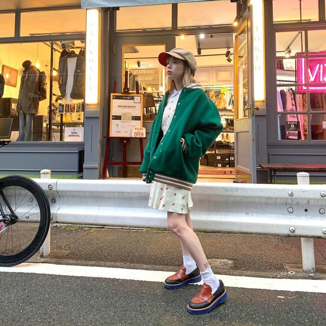 Aymmy in the batty girlsのインスタグラム：「【RECOMMEND】﻿ ﻿ ◽︎SHE IS...BIG STADIUM JACKET﻿ GREEN/FREE/¥16,848(taxin)﻿ ﻿ ◽︎CHERRY PIE MINI ONE PIECE﻿ WHITE/S/¥17,820(taxin)﻿ (Sサイズ着用)﻿ ﻿ ◽︎FLOWER COLOR SCHEME CASKET﻿ BEIGE/¥7,560(taxin)﻿ ﻿ model:153cm﻿ ﻿ #aymmy ﻿ #aymmyinthebattygirls ﻿ #スタジャン #ワンピース #キャスケット﻿ #coordinate #雨の日」
