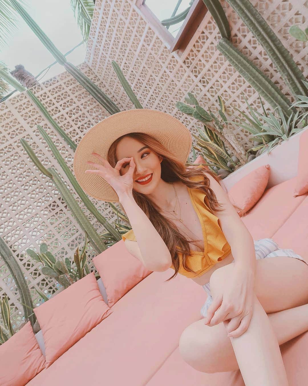 エリッサ・ヤマダのインスタグラム：「Straight outta my twenties. 🎂😁👌 #ellejessinbali」