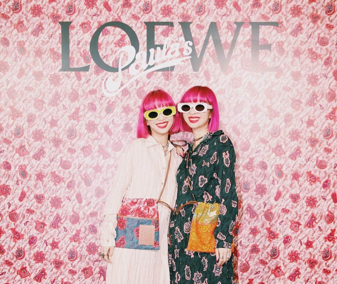 AYAさんのインスタグラム写真 - (AYAInstagram)「LOEWE @loewe  PAULA’S IBIZA ROAD TRIP KICK OFF PARTY🍊🌺🌴 洗練されたリラックス感と都会っぽさの融合された感じが堪らないです。カラーのコントラストや色遣いが独特でとても好きだなぁ💫🔮🦋 #loewepaulas  明日までの限定ショップなのでお早目に遊びに行ってみて下さいね😎」4月24日 14時23分 - ayaxxamiaya