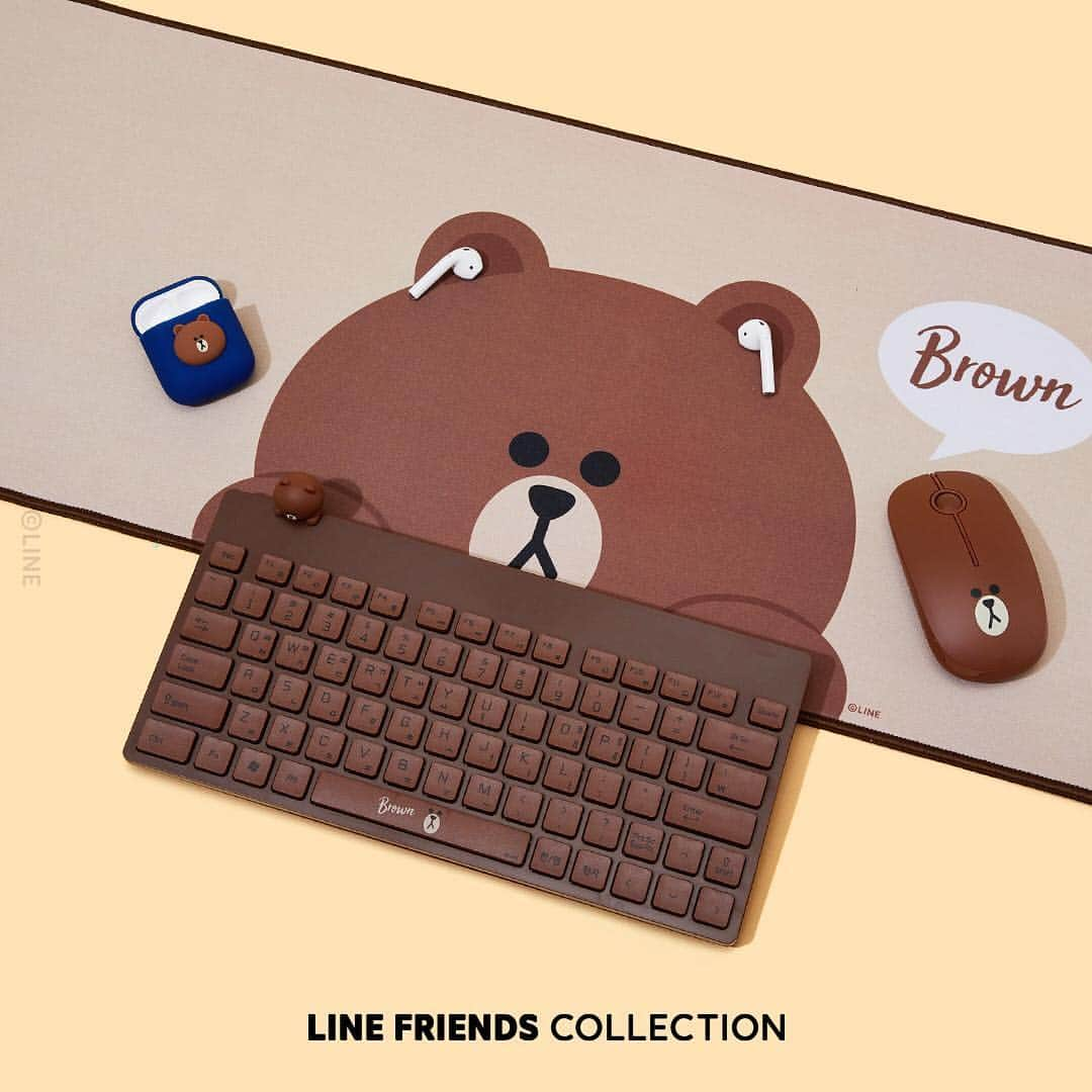 LINE FRIENDS_JPさんのインスタグラム写真 - (LINE FRIENDS_JPInstagram)「まだ普通のデスクに座ってるの？もうブラウン、コニー、サリーなしではいられない！﻿ ﻿ 4月26日(木) 10:00﻿ Visit Now> https://lin.ee/7Yz57XG﻿ ﻿ #BROWN #CONY #SALLY #AirPodsCase﻿ #DeskAccessories #LINEFRIENDSCOLLECTION」4月24日 14時26分 - linefriends_jp