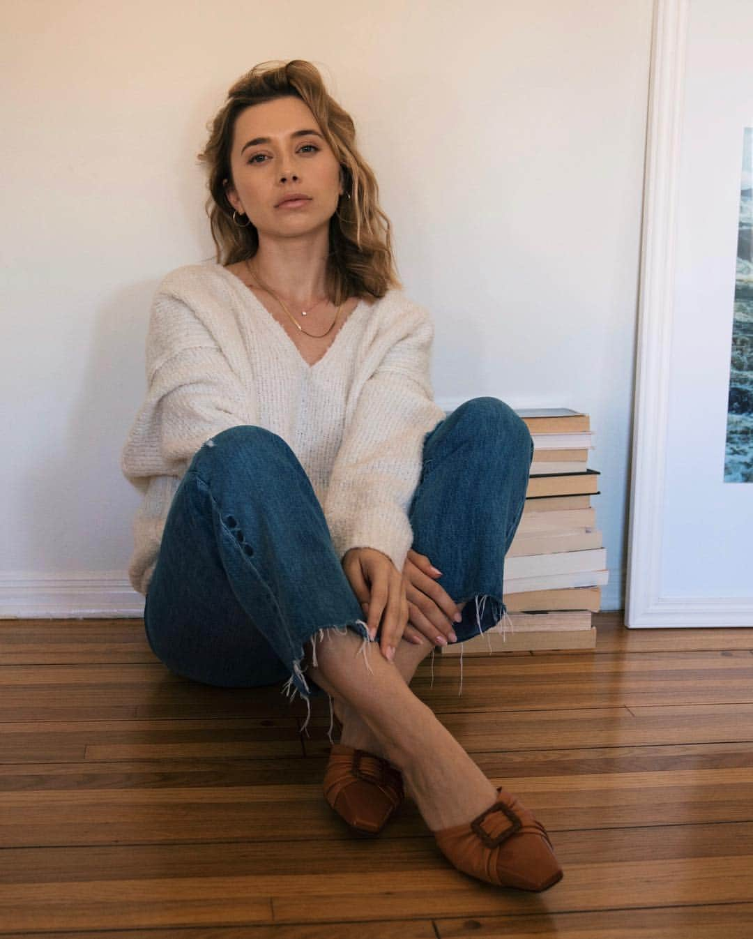 オレーシャ・ルーリンさんのインスタグラム写真 - (オレーシャ・ルーリンInstagram)「Spring Sweater Weather」4月24日 14時32分 - olesyarulin