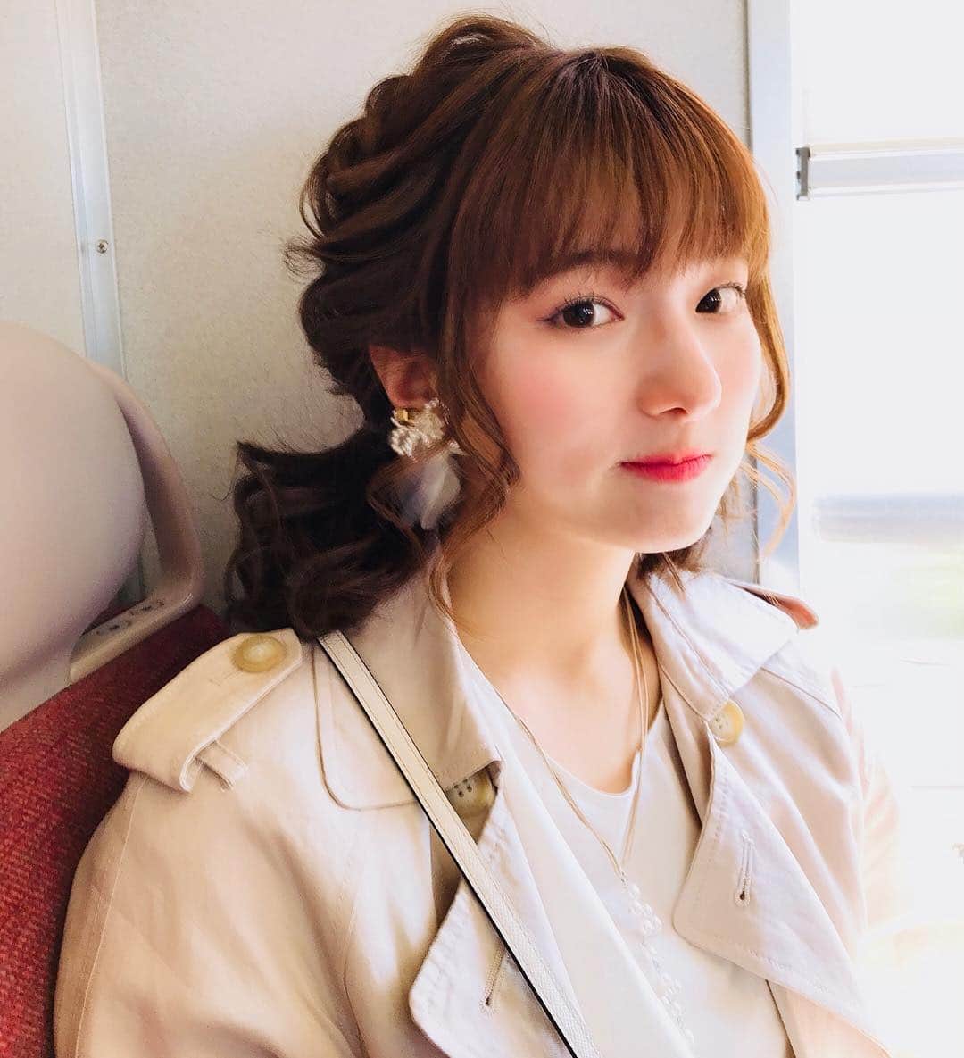 搗宮姫奈さんのインスタグラム写真 - (搗宮姫奈Instagram)「電車の旅は良き。  皆のおすすめスポット教えてちょーだいな。」4月24日 14時37分 - himenachaaaaan