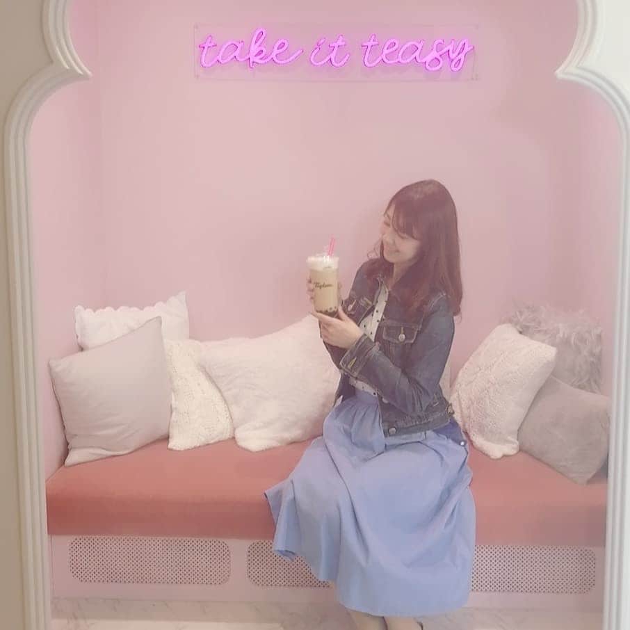 杉山由紀子のインスタグラム：「代官山にできた、 Tapistaにて💖 * タピオカもちもちでおいしかった💖 * ドリンクLにしたらかなり大きくて最高😃⤴️⤴️ * ほんとタピオカ大好きw * ゆいありがとー😉👍🎶 * * #代官山 #new #Tapista #タピオカ #タピオカミルクティー #もちもち #美味しい #レセプション」