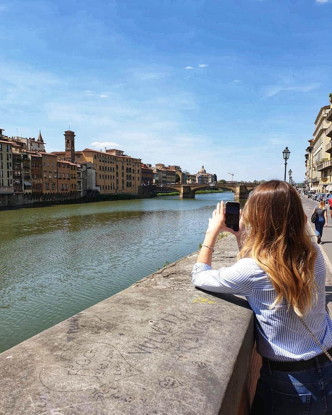 マリナ・デュランダさんのインスタグラム写真 - (マリナ・デュランダInstagram)「📍 🇨🇾 While I am back at work... I’ll still share some more photos from my weekend in Italy 🥰  #florence #italy #weekebd #easter #holiday #neverenough #back #at #work #beautiful #view」4月24日 15時41分 - dmarishka