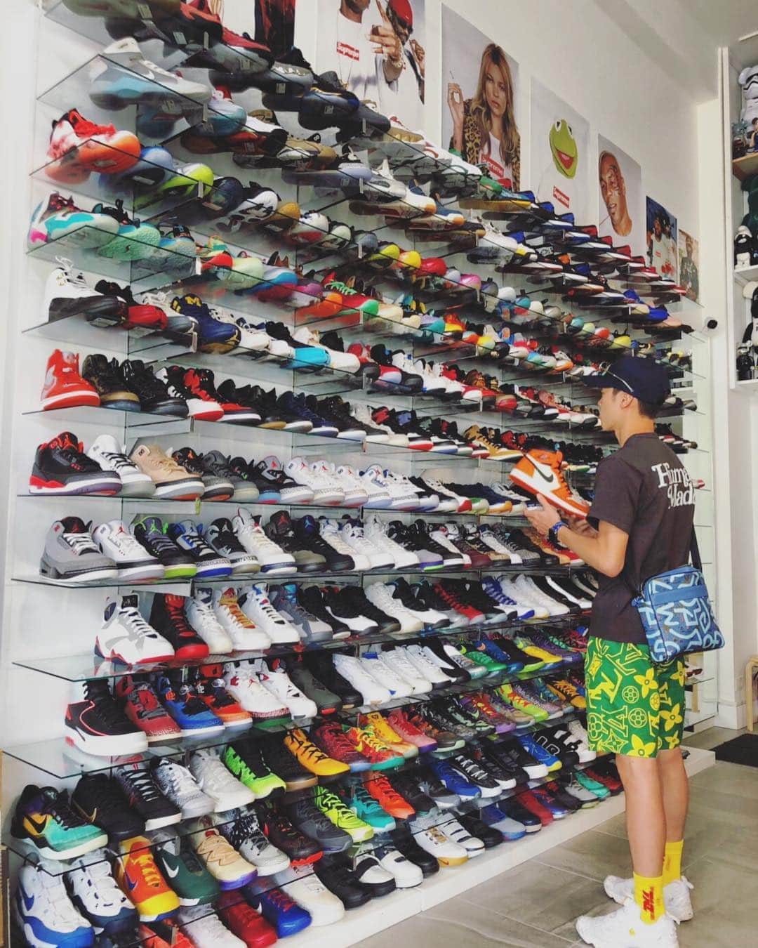 小林陵侑のインスタグラム：「👟💕 #天国 #hawaii #スニーカー #potato #nikn #jordan #ジョーダン #ショッピング #humanmade  @truesthawaii」