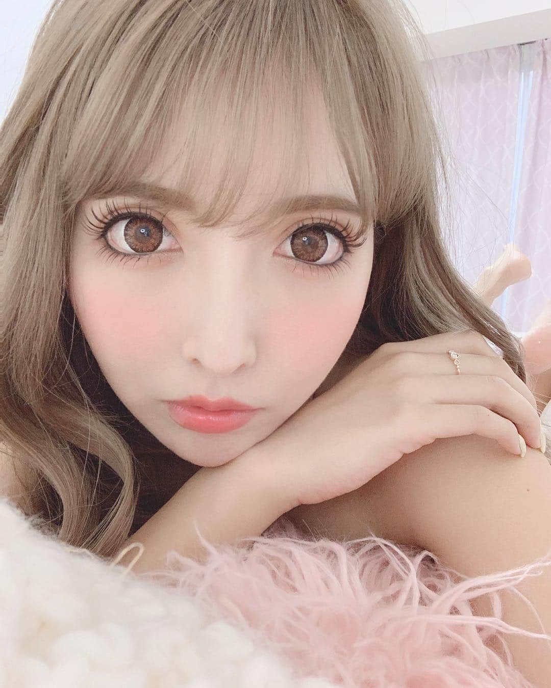 吉川ちかさんのインスタグラム写真 - (吉川ちかInstagram)「iPhonexsの画質が 良すぎてびっくり😖💓 嬉しい嬉しい〜 . 明日から福岡へ2週間近く 帰るから嬉しいな☺️💓 今日ラスト東京ですな。 . はやく家族に会いたい😂💓 . #セルフィー#自撮り#吉川ちか#明日から#連休#嬉しい#がんばろ」4月24日 16時35分 - yoshikawachika_1116