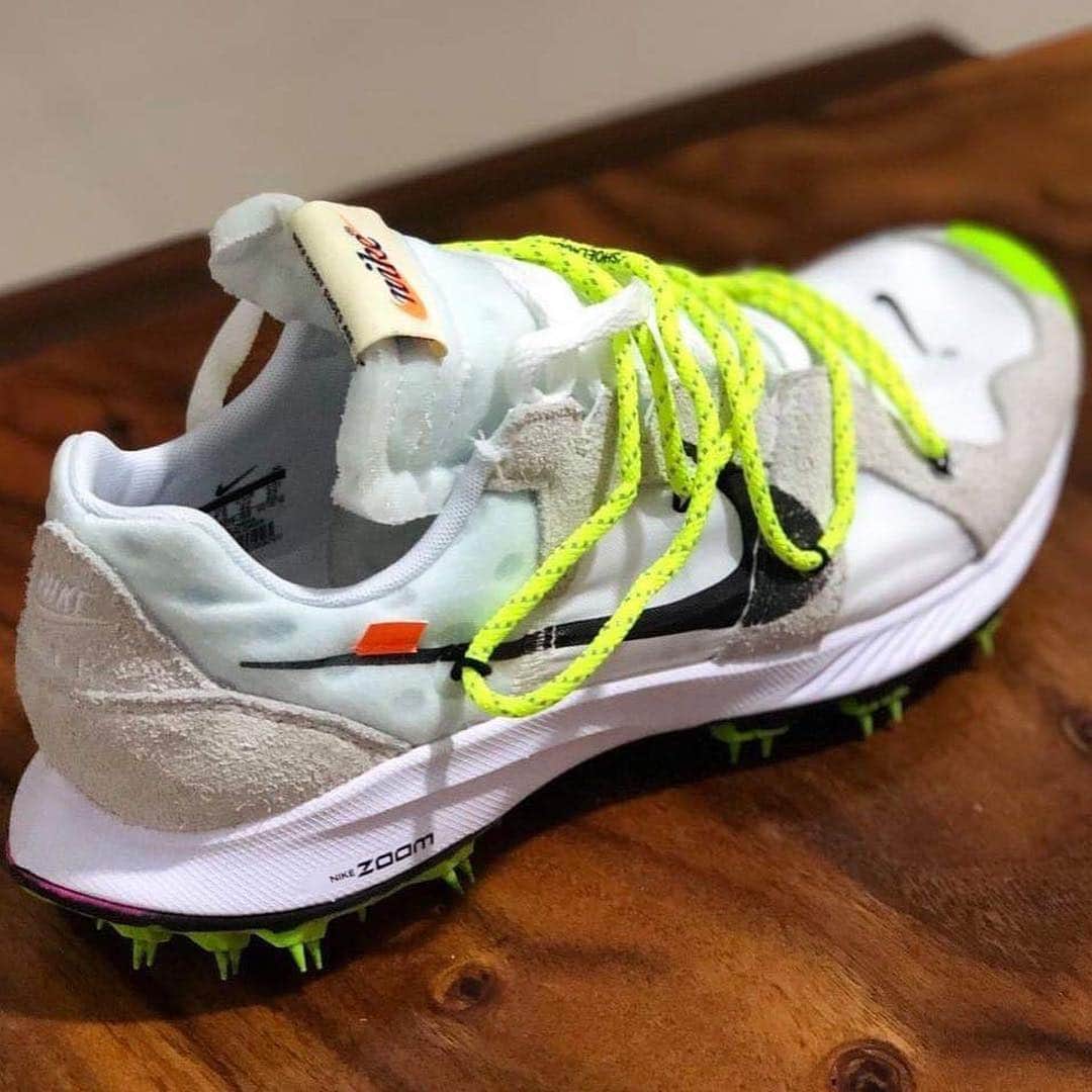 HYPEBEASTさんのインスタグラム写真 - (HYPEBEASTInstagram)「@hypebeastkicks: Here’s a closer look at the new @off___white x @nike women’s running shoe for 2019 in white and beige, with hits of neon yellow. Are they a cop or drop? Photo: @solebyjc」4月24日 16時38分 - hypebeast