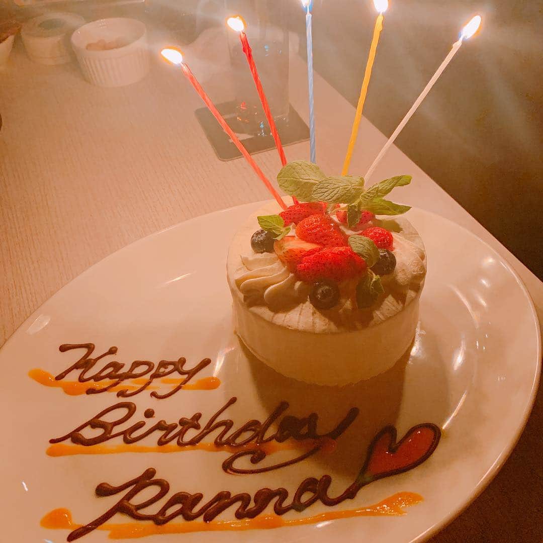 Dog's Life PANNAのインスタグラム：「3月、4月何度も何度もお祝いをいただきました🎂🥂🙏 #平成最後の  #お誕生日 #幸せです☺️ 感謝の気持ちを忘れず、１日１日を大切に過ごしたいと思います。 これからもずーっとずっとよろしくね💖」