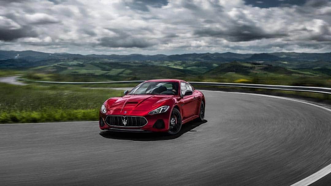 Maserati Japan | マセラティ ジャパンのインスタグラム：「全国のマセラティ正規ディーラーでは5月10日（金）から12日（日）に特別試乗会「MASERATI  GranTourismo Test Drive days」を開催いたします。グラントゥーリズモを実際に試乗いただき、圧倒的なパワーやラグジュアリーな内装をご体感ください。 #Maserati #マセラティ  #MaseratiJapan #マセラティジャパン #GranTurismo #グラントゥーリズモ」