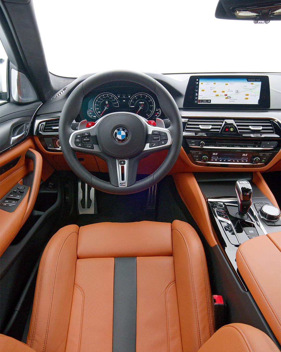 のインスタグラム：「Adventurous prestige defines the look. The BMW M5 Sedan. #BMW #M5 #BMWM __ BMW M5: Fuel consumption in l/100 km (combined): 10.7. CO2 emissions in g/km (combined): 243. The values of fuel consumptions, CO2 emissions and energy consumptions shown were determined according to the European Regulation (EC) 715/2007 in the version applicable at the time of type approval. The figures refer to a vehicle with basic configuration in Germany and the range shown considers optional equipment and the different size of wheels and tires available on the selected model. The values of the vehicles are already based on the new WLTP regulation and are translated back into NEDC-equivalent values in order to ensure the comparison between the vehicles. [With respect to these vehicles, for vehicle related taxes or other duties based (at least inter alia) on CO2-emissions the CO2 values may differ to the values stated here.] The values of the vehicles are preliminary. The CO2 efficiency specifications are determined according to Directive 1999/94/EC and the European Regulation in its current version applicable. The values shown are based on the fuel consumption, CO2 values and energy consumptions according to the NEDC cycle for the classification. For further information about the official fuel consumption and the specific CO2 emission of new passenger cars can be taken out of the „handbook of fuel consumption, the CO2 emission and power consumption of new passenger cars“, which is available at all selling points and at https://www.dat.de/angebote/verlagsprodukte/leitfaden-kraftstoffverbrauch.html.」