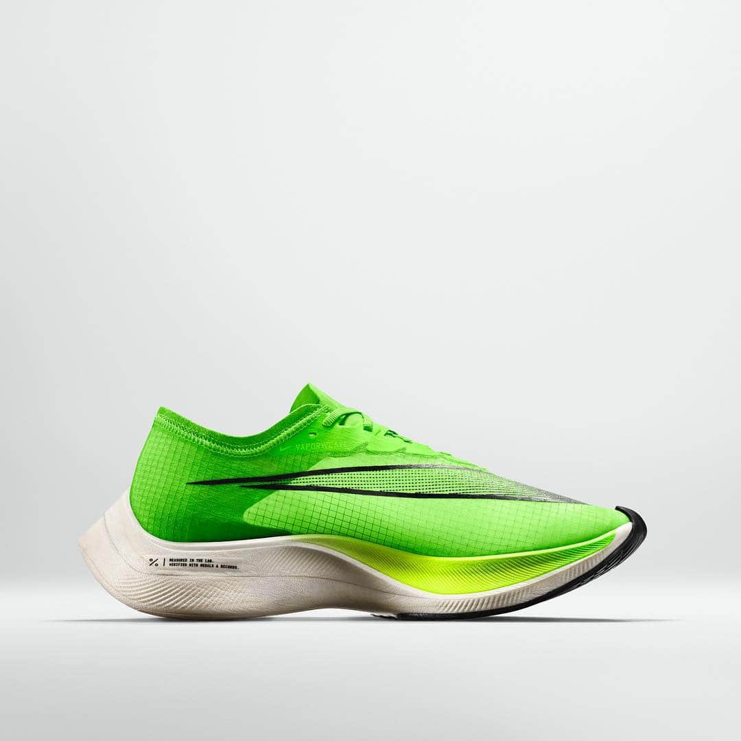 Nice Kicksさんのインスタグラム写真 - (Nice KicksInstagram)「Nike has officially introduced their fastest running shoe ever — the ZoomX Vaporfly NEXT%. The Vaporweave-wrapped runner will be available beginning April 25th in London, and on April 28th through the NRC app for U.S. NikePlus members.」4月24日 22時48分 - nicekicks
