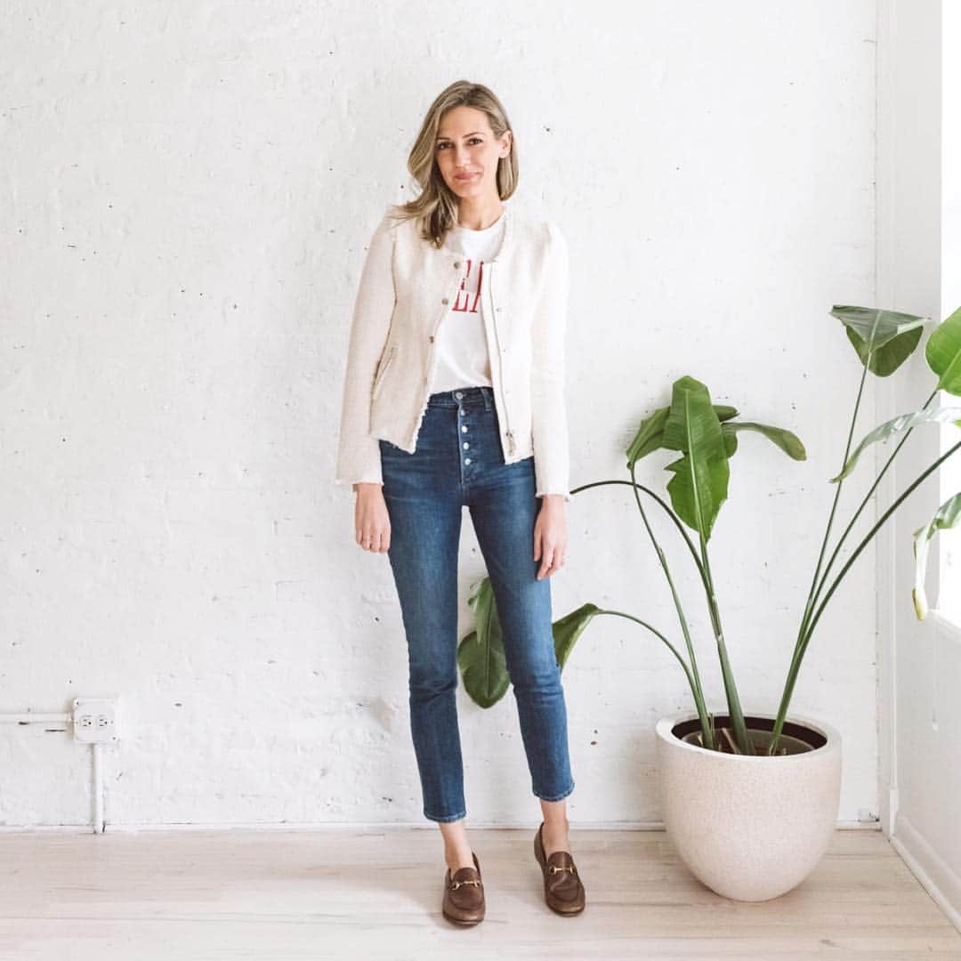 Anna Jane Wisniewskiのインスタグラム：「It’s been almost a couple weeks since we told you about our “launch” of @shoponethird. I’m so thankful and humbled by your reception to it. @coabi and I basically work on this in our free time (aka nights and weekends) and hope to grow it over the summer. We sold out of our first and only style (seen here) in less than 24 hours and have an even longer wait list. THANK YOU. We plan to keep this small and curated (in an ideal world, maybe one jacket drop a month? Sound good?) because there’s nothing worse than a closet full of items you don’t wear.  We hope to have more of this jacket in May...stay tuned and to sign up for the waitlist, go to the @shoponethird account t and click the link in the profile (PS we plan to have more sizes, too :) http://liketk.it/2Bne0 #liketkit @liketoknow.it 📸 @ironandhoney」