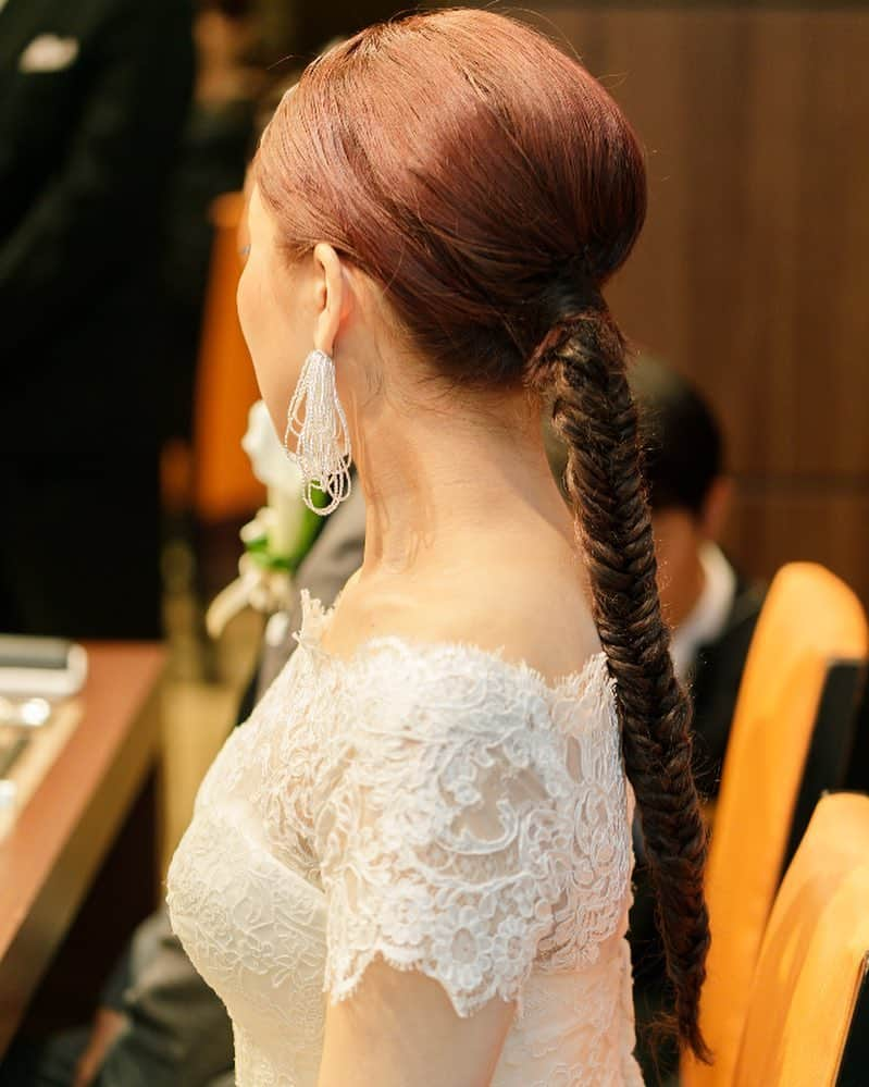 THE VILLAS FUKUOKA（ザ ヴィラズ福岡）のインスタグラム：「. ご新婦様のヘアアレンジ ✨アクセサリーもおしゃれです💓 . . . #ザヴィラズ福岡  #ヴィラズ福岡  #福岡花嫁  #福岡プレ花嫁  #プレ花嫁福岡  #プレ花嫁  #卒花嫁  #花嫁トレンド部  #結婚式準備  #プレ花嫁デビュー  #プレ花嫁スタート  #日本中のプレ花嫁さんと繋がりたい  #全国のプレ花嫁さんと繋がりたい #ウエディングフォト  #おしゃれ花嫁  #大人婚  #ヘアアレンジ  #2019春婚  #2019夏婚 #2019秋婚  #wedding  #hairstyle  #hairarrange」