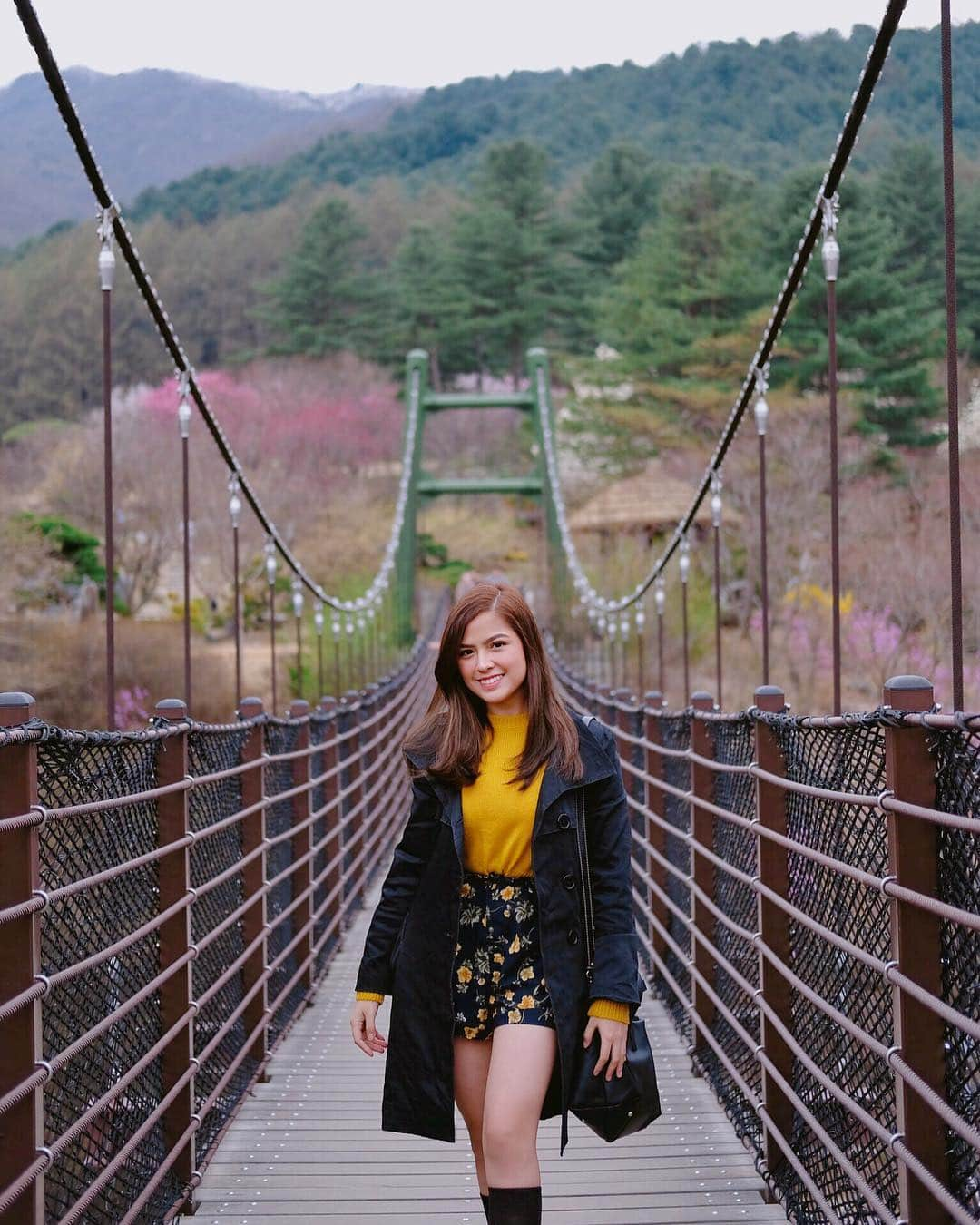 Alexa Ilacadさんのインスタグラム写真 - (Alexa IlacadInstagram)「Until you cross the bridge of your insecurities, you can't begin to explore your possibilities - Tim Fargo 🌞🌳🌸 @aerialtravelandtours08 . #fujifilmxalexa #fujifilmphlifestyle #fujifilmxa5 #alexastravels #springinkorea #korea2019」4月24日 17時41分 - alexailacad