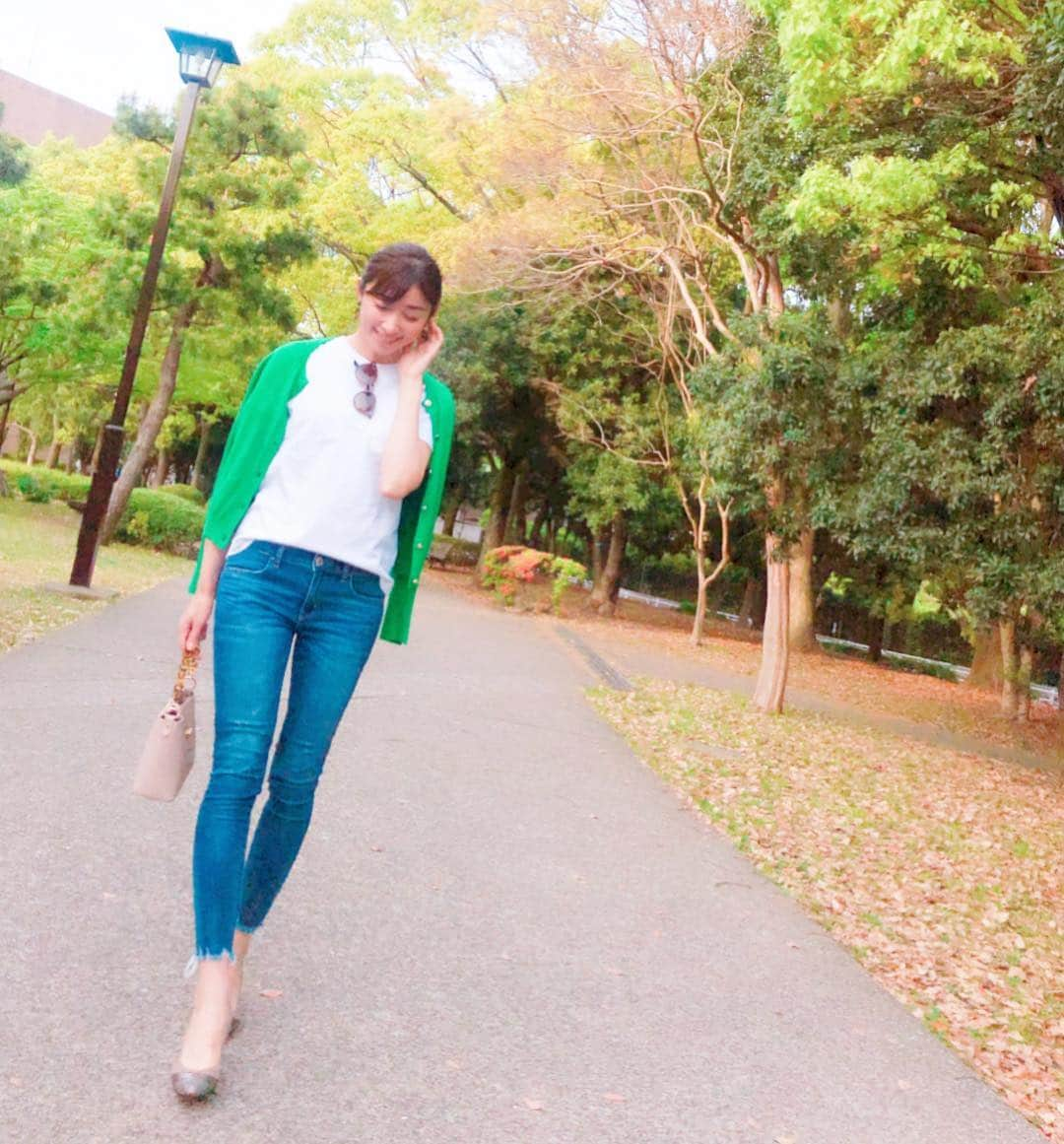 森木美和さんのインスタグラム写真 - (森木美和Instagram)「半袖の季節になりましたね☺️👖🌸💕 #散歩 #Tシャツ#デニムコーデ#golf#golfgirl#ゴルフ好き#enjoygolf #ゴルフ女子#fashion#ファッション#model #撮影」4月24日 18時02分 - miwamoriki