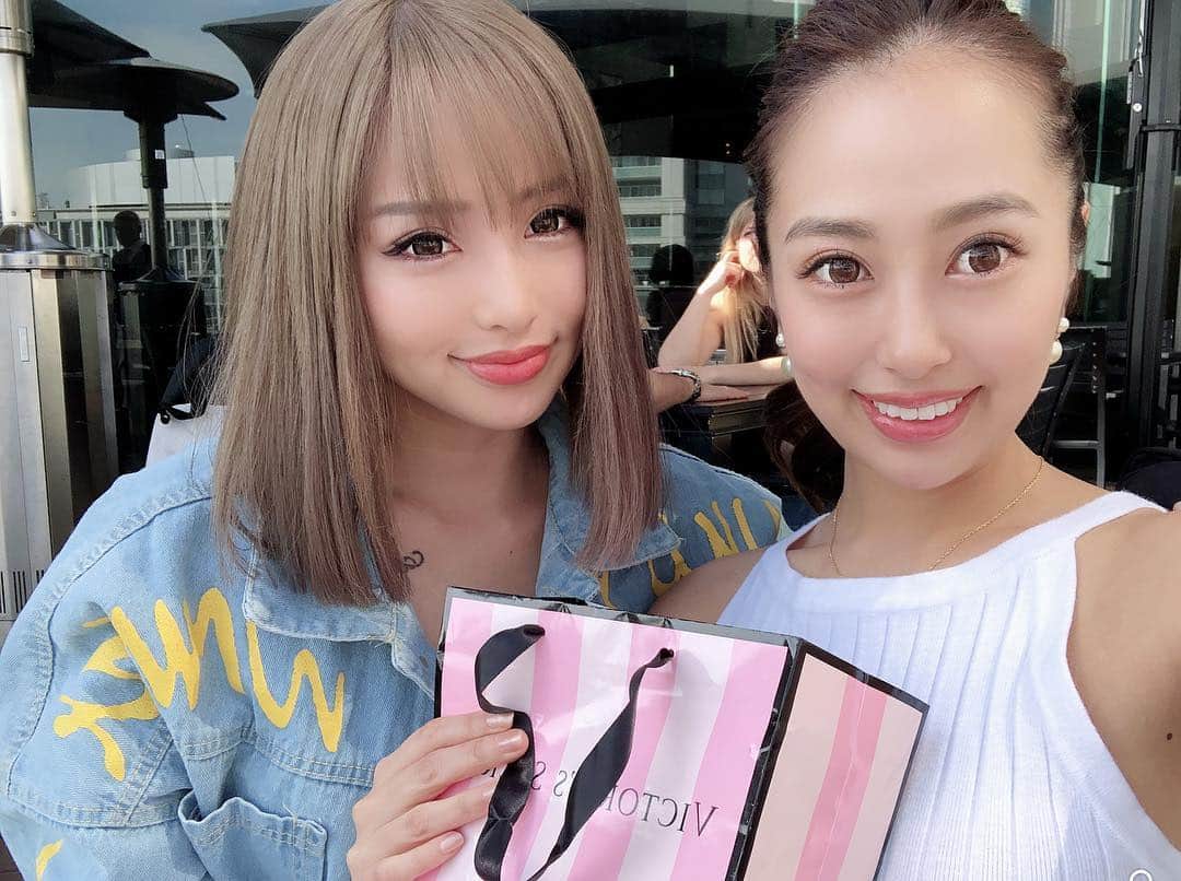 佐野友妃子さんのインスタグラム写真 - (佐野友妃子Instagram)「ゆりちゃん🐻 LAのお土産くれた🥺💖 可愛い子といると癒されます🐻❤︎」4月24日 18時00分 - yukikosano1111